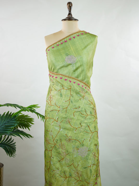 Tussar A dreamy blend of light and dark pastel gradients, this saree radiates soft elegance. Delicate, simple embroidery graces the body and blouse, while the pallu steals the spotlight with rich, heavy katha work—perfect for graceful festive and occasion wear. Srikari - Manoranjitham Weaves - Handloom Store