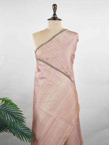 Kanchipuram Silk Crafted in 100% pure silk, this plain Kanchipuram saree with pure zari and a borderless silhouette radiates understated bridal elegance. #Manoranjitham #KanjivaramSilk #PureZari #HandloomHeritage #TimelessWeaves Pamasundari - Manoranjitham Weaves - Handloom Store