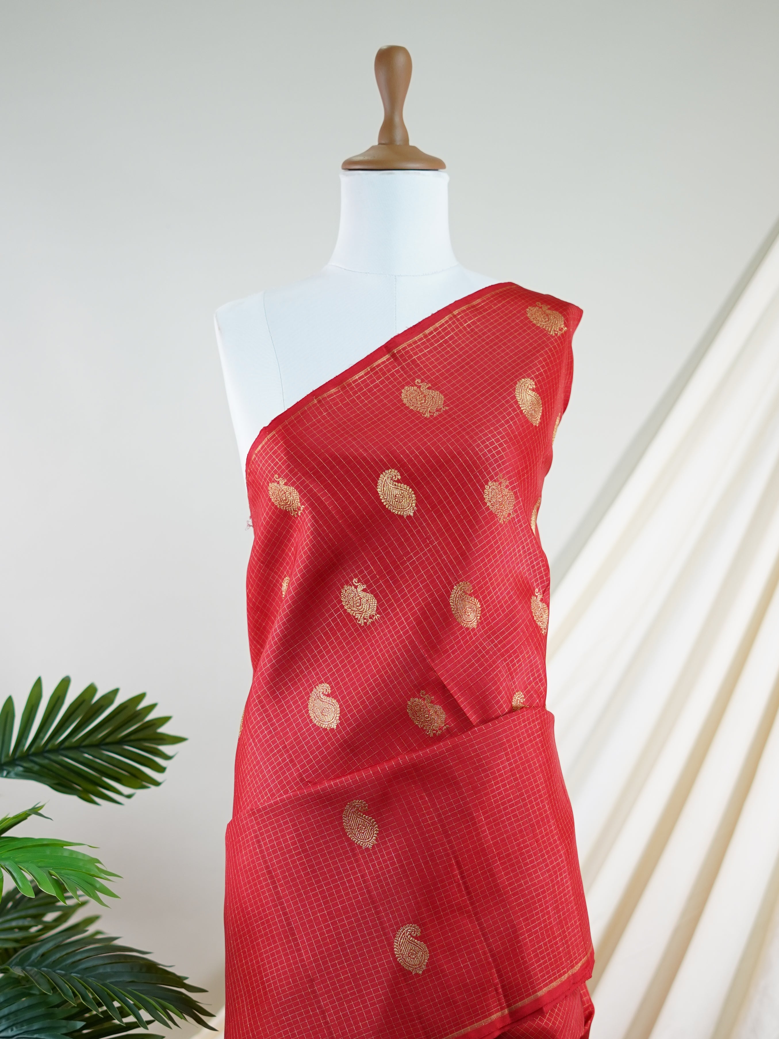 Kanchipuram Silk Red 100% Pure Silk  - Manoranjitham Weaves - Handloom Store