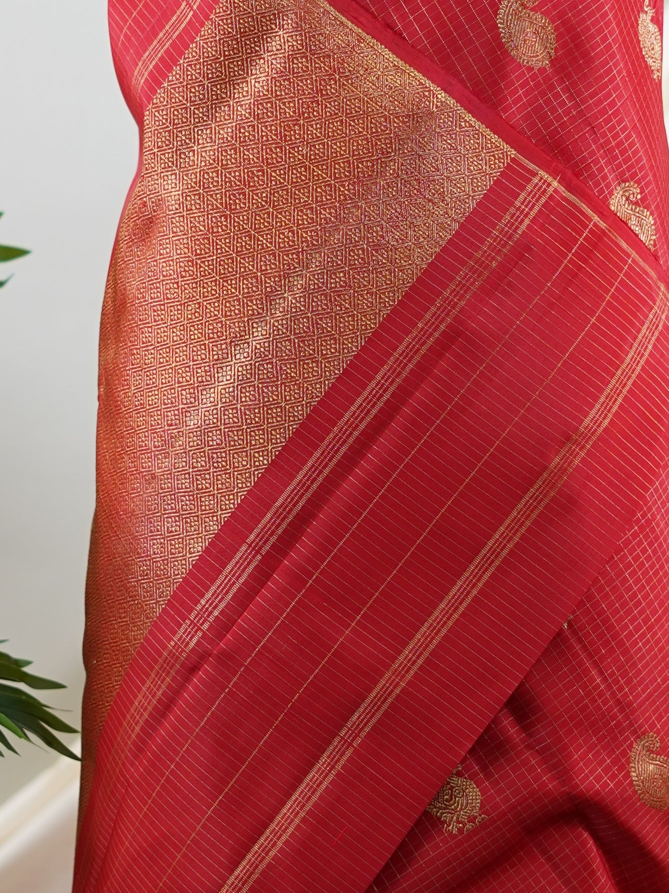 Kanchipuram Silk Red 100% Pure Silk  - Manoranjitham Weaves - Handloom Store