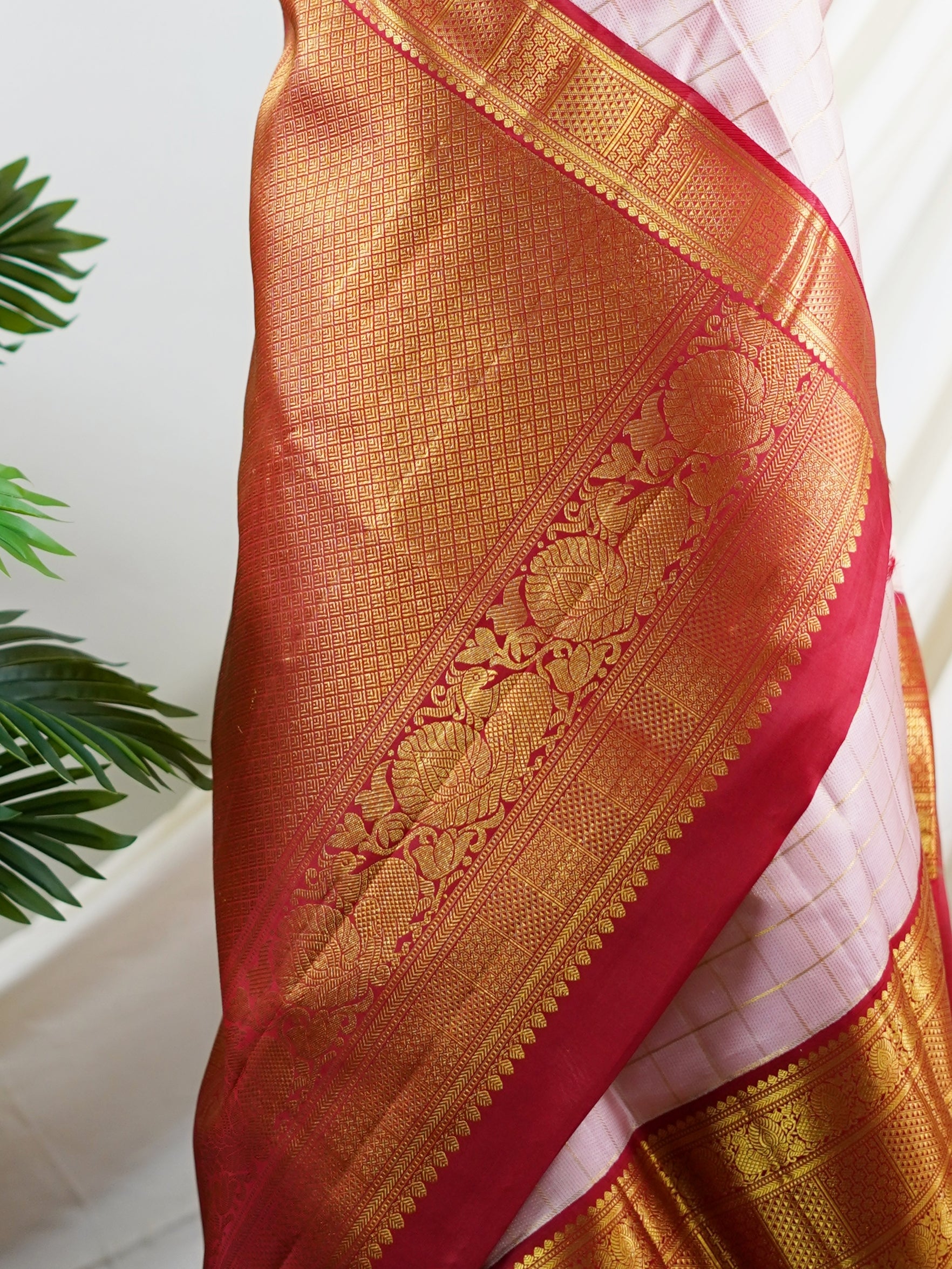 Kanchipuram Silk Red 100% Pure Silk  - Manoranjitham Weaves - Handloom Store