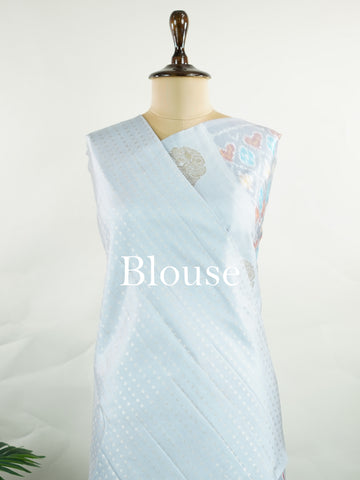 Kanchipuram Silk Understated elegance shines in this pure silk Kanjivaram where grey meets grey in a sophisticated monochrome palette. The Ikkat-inspired patterns add artistic depth, while rich zari elevates its grandeur. A saree for those who prefer quiet luxury over loud opulence.
#GreySaree #PureSilkHandloom #KanchiIkkat #LuxuryWeaves #Manoranjitham Chandrajyoti - Manoranjitham Weaves - Handloom Store