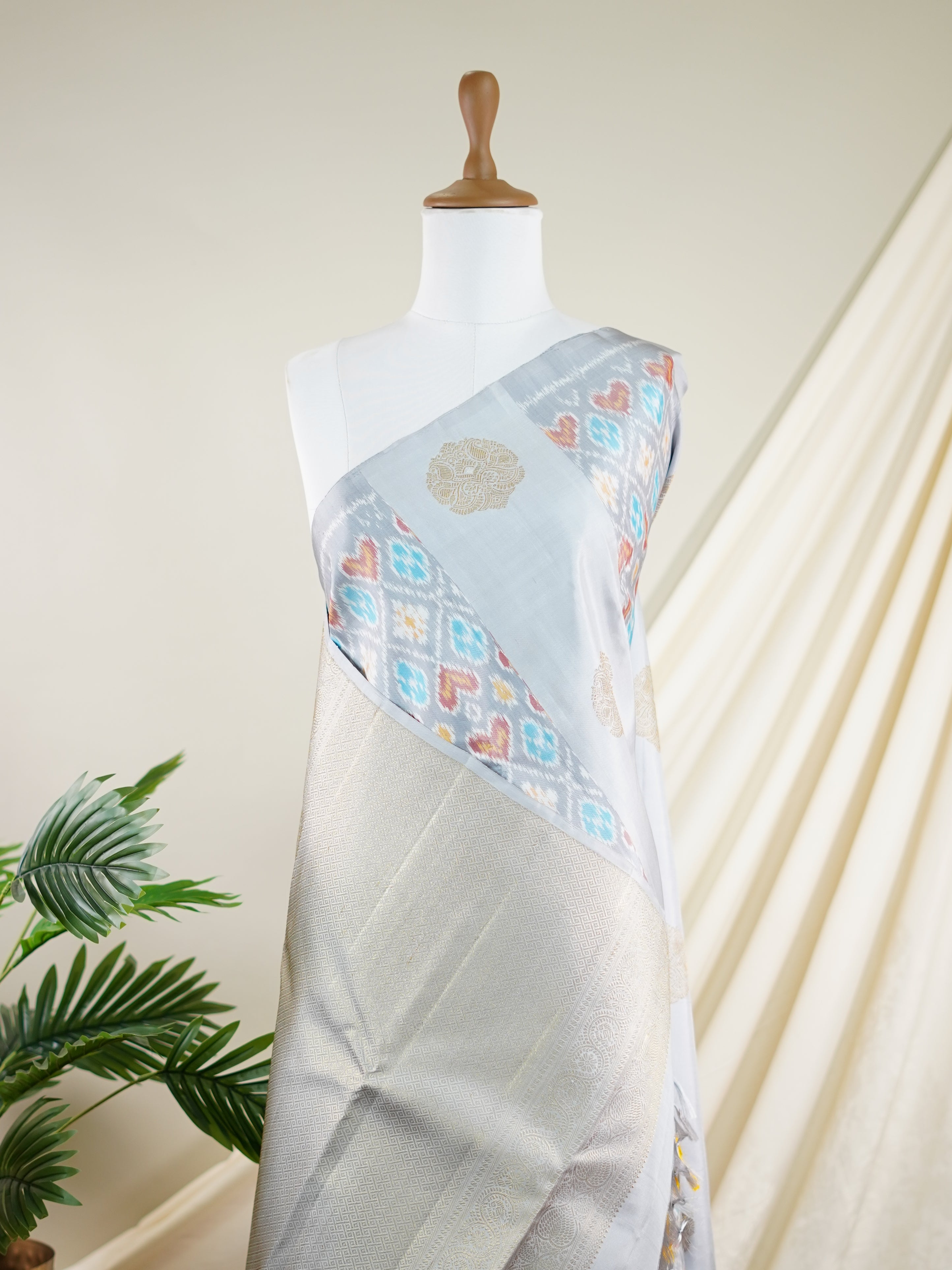 Kanchipuram Silk Grey 100% Pure Silk  - Manoranjitham Weaves - Handloom Store