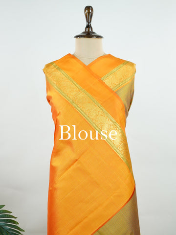 Kanchipuram Silk A rare Viraoosi pattern in lush green silk, brought alive with vibrant orange borders. The 2G zari adds a royal glimmer, making it perfect for traditional ceremonies. A true collector’s piece for those who value unique handloom artistry.
#ViraoosiSaree #GreenSilk #HandloomHeritage #PureSilkSaree #Manoranjitham Kamavardhini - Manoranjitham Weaves - Handloom Store