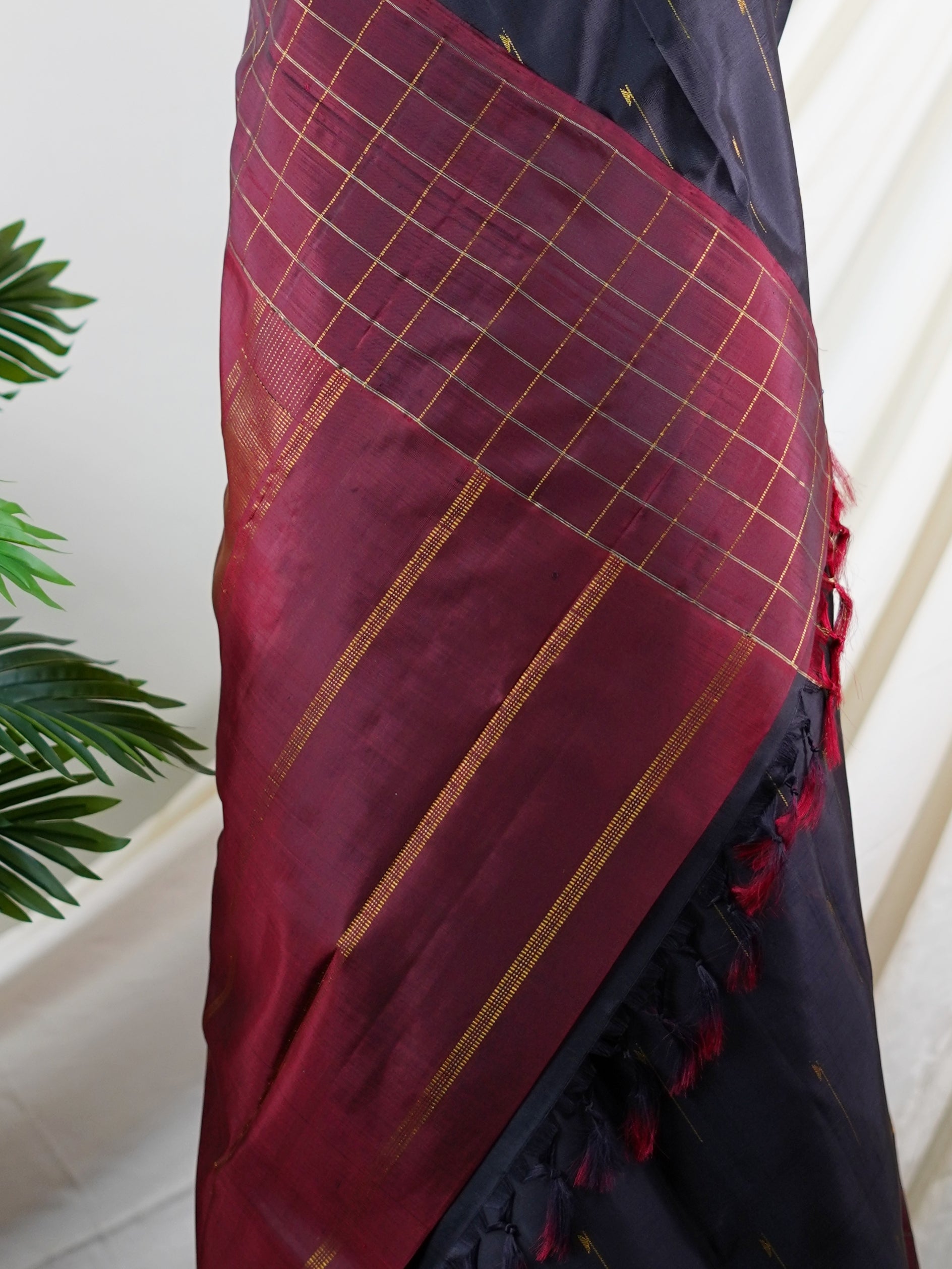 Kanchipuram Silk Black 100% Pure Silk  - Manoranjitham Weaves - Handloom Store