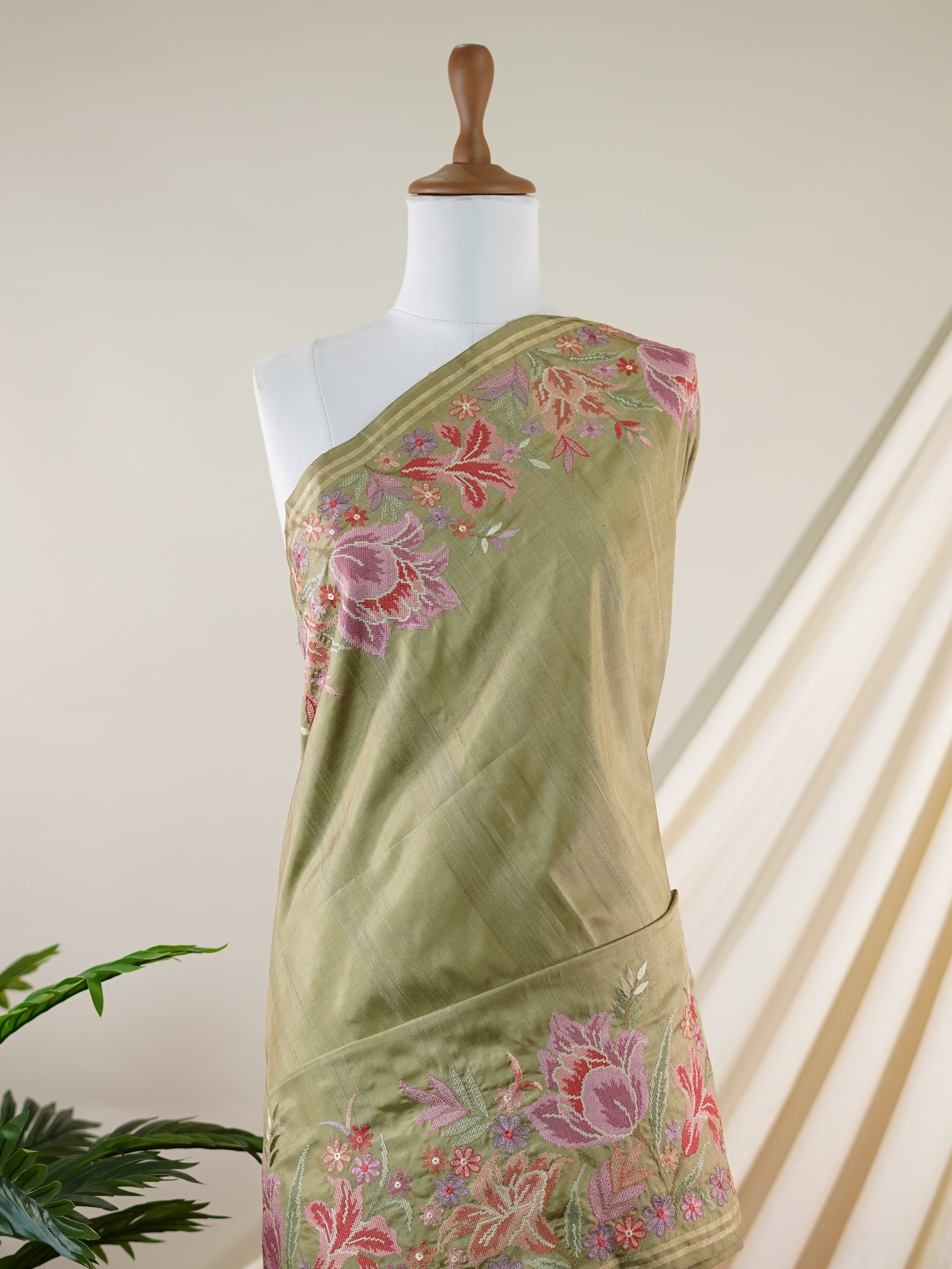 Kanchipuram Silk Olive Green 100% Pure Silk  - Manoranjitham Weaves - Handloom Store