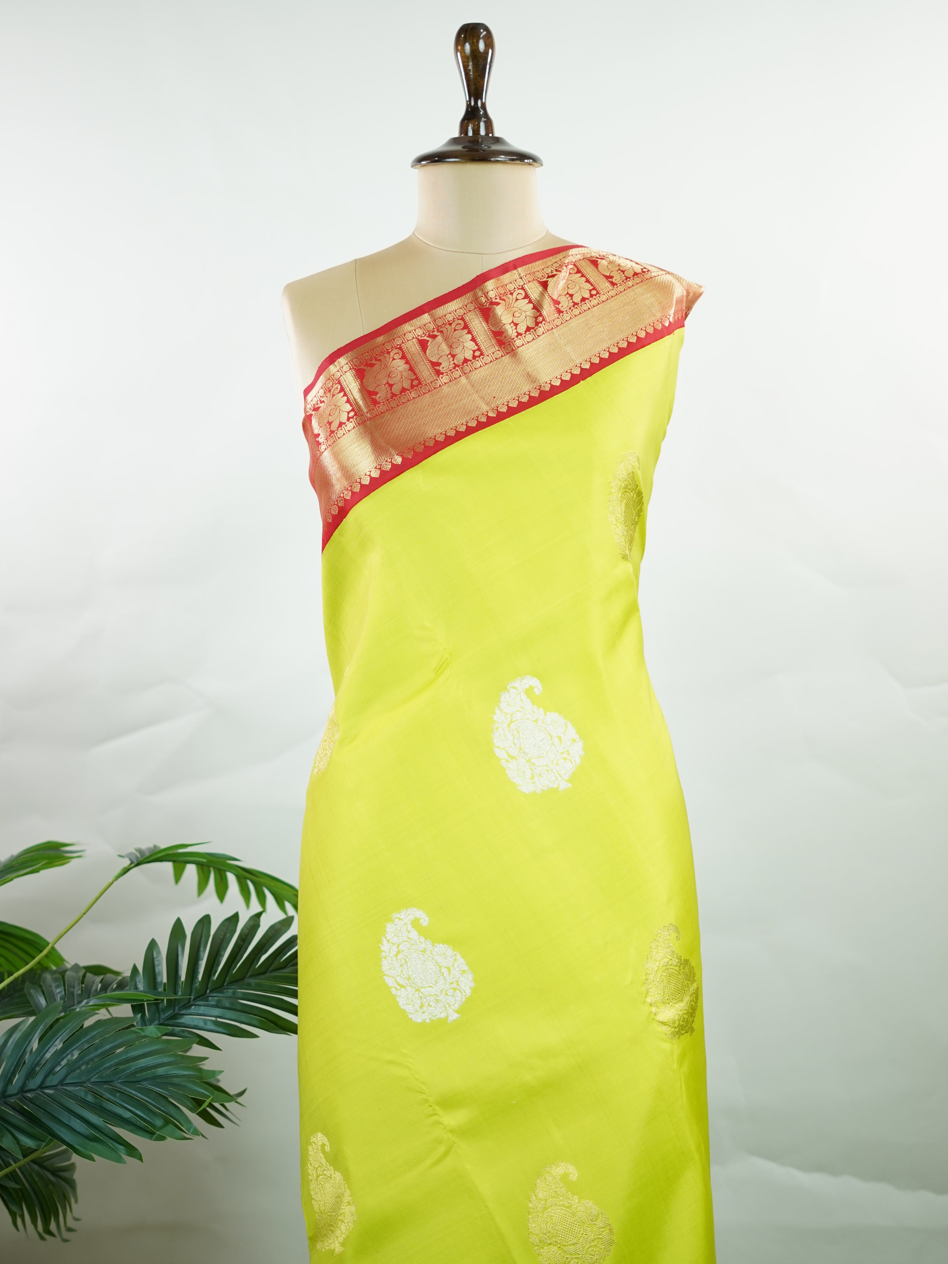 Kanchipuram Silk Beautiful Trdaditional kanjivaram Janaki - Manoranjitham Weaves - Handloom Store