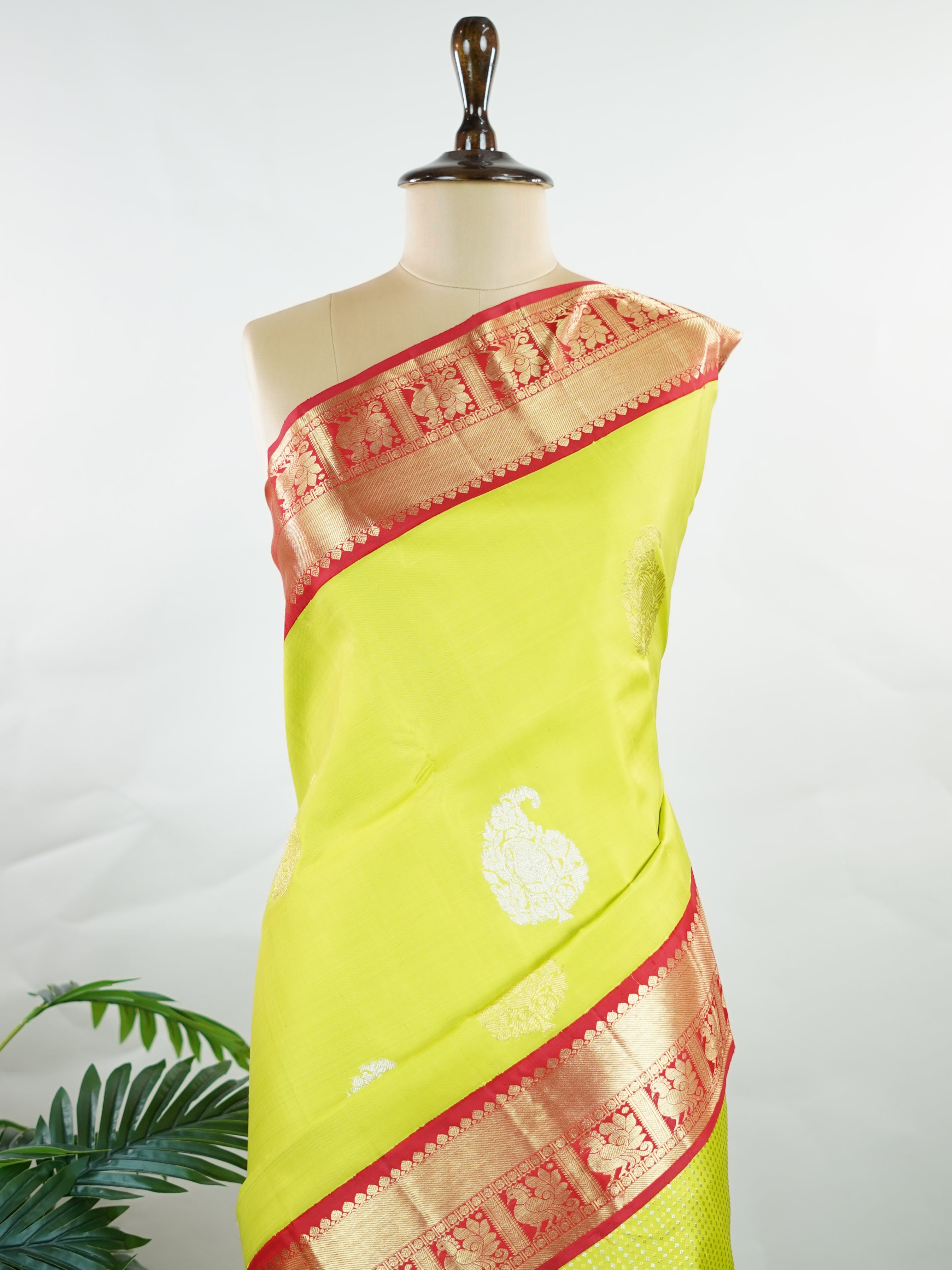 Kanchipuram Silk Beautiful Trdaditional kanjivaram Janaki - Manoranjitham Weaves - Handloom Store