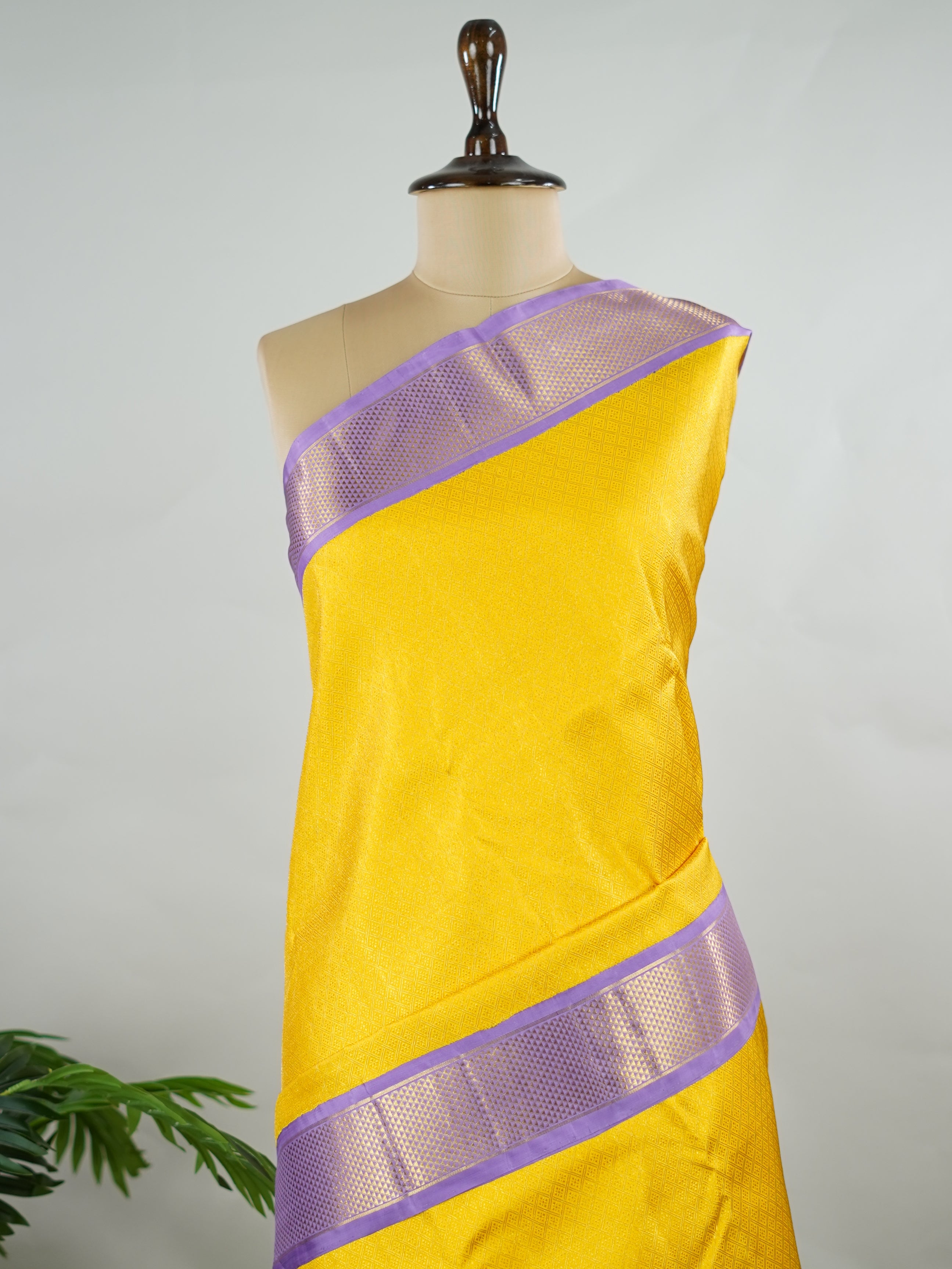 Kanchipuram Silk Yellow brocade Kanjivaram body paired with a delicate lavender kaddi border.
A contemporary colour combination that feels rich, modern, and effortlessly graceful. Guptayogini - Manoranjitham Weaves - Handloom Store