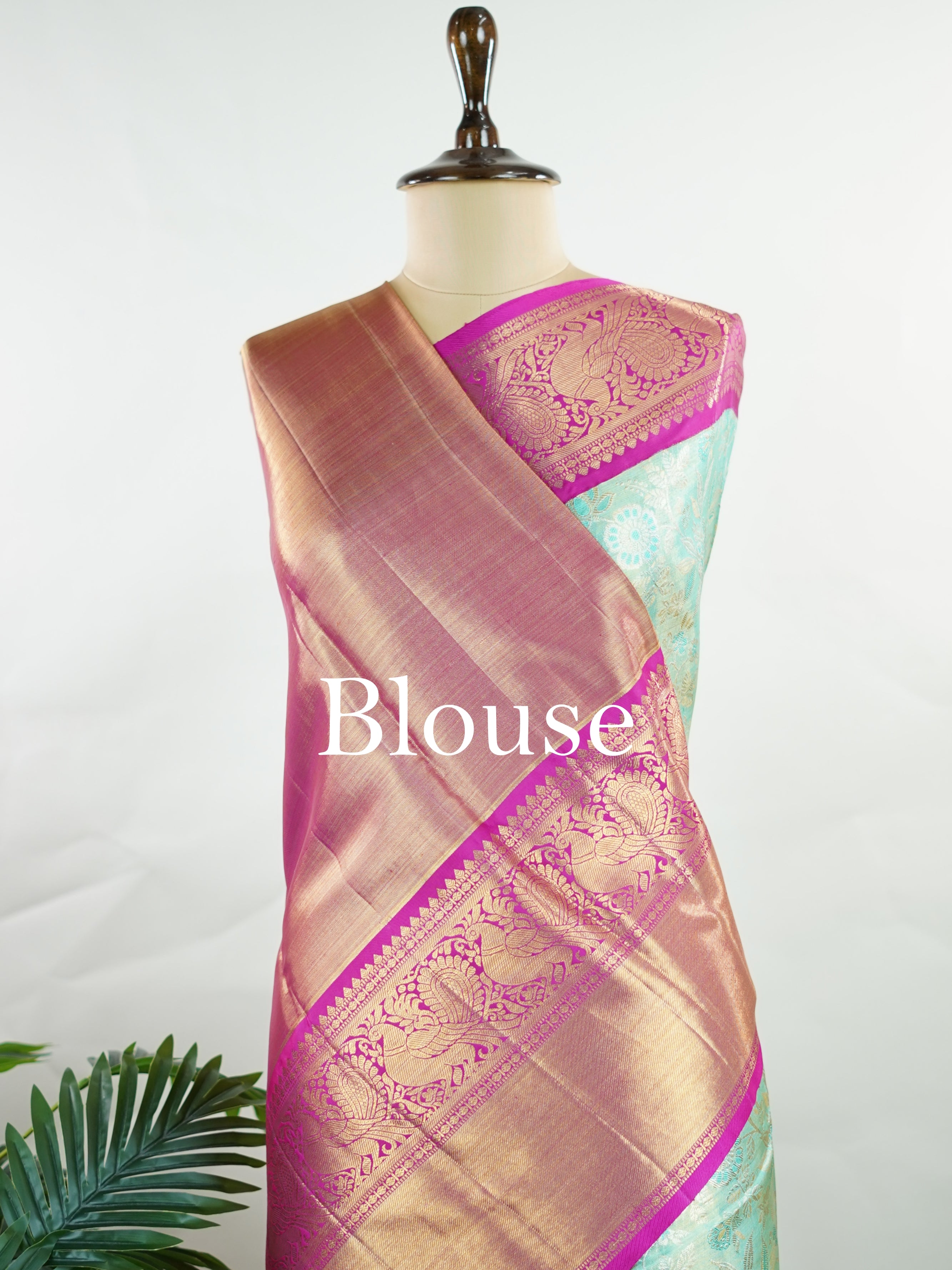 Kanchipuram Silk This 100% Pure Silk  silk saree, adorned in Lilac and detailed with Pure Zari weaving, reflects the grandeur of Maharashtra. The timeless Buttis motifs enhance its bridal charm. A perfect blend of luxury and tradition, it is designed for those who appreciate fine craftsmanship. Gorakh - Pure Kanjivaram Silk Saree | Pure Zari - Manoranjitham Weaves - Handloom Store