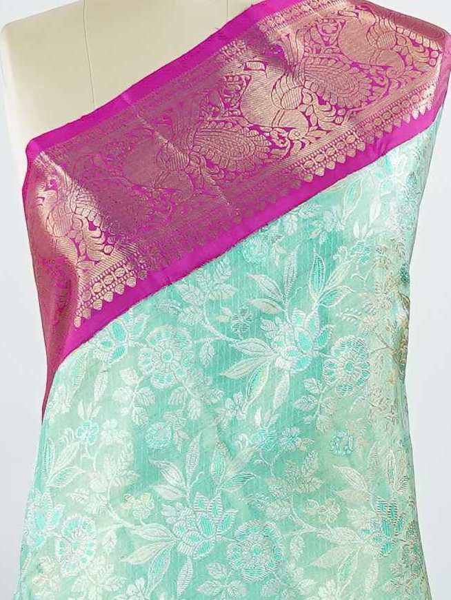 Kanchipuram Silk Handwoven to perfection, this 100% Pure Silk  saree in Red with Red detailing is a tribute to India’s rich weaving traditions. Ideal for weddings and grand occasions. Paraj - Red Pure Kanjivaram Silk Saree | Pure Zari - Manoranjitham Weaves - Handloom Store
