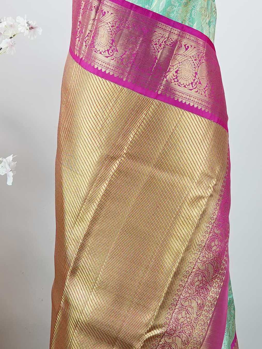 Kanchipuram Silk Handwoven to perfection, this 100% Pure Silk  saree in Red with Red detailing is a tribute to India’s rich weaving traditions. Ideal for weddings and grand occasions. Paraj - Red Pure Kanjivaram Silk Saree | Pure Zari - Manoranjitham Weaves - Handloom Store