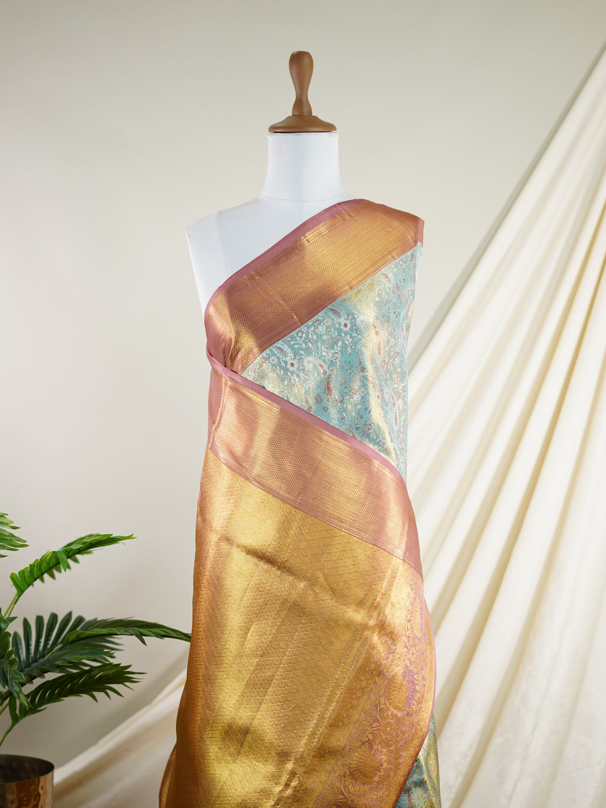 Kanchipuram Silk Olive Green 100% Pure Silk  - Manoranjitham Weaves - Handloom Store