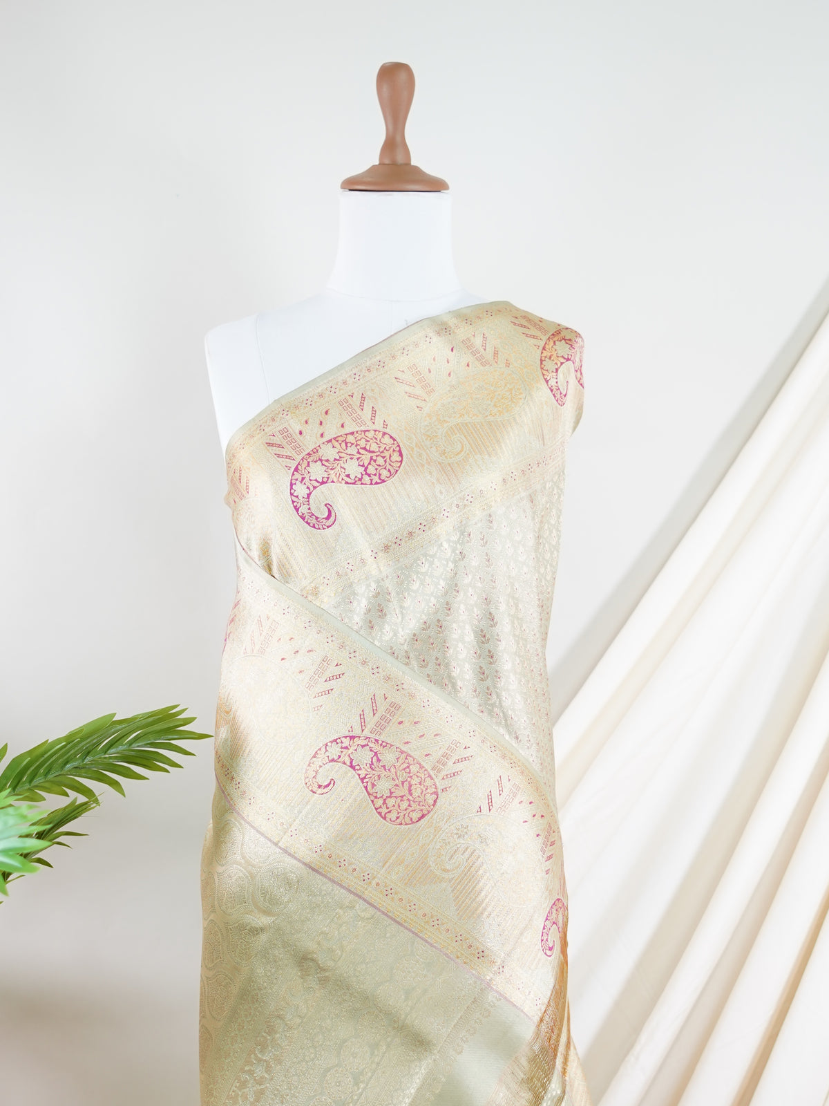 Kanchipuram Silk Light Mint Green 100% Pure Silk  - Manoranjitham Weaves - Handloom Store