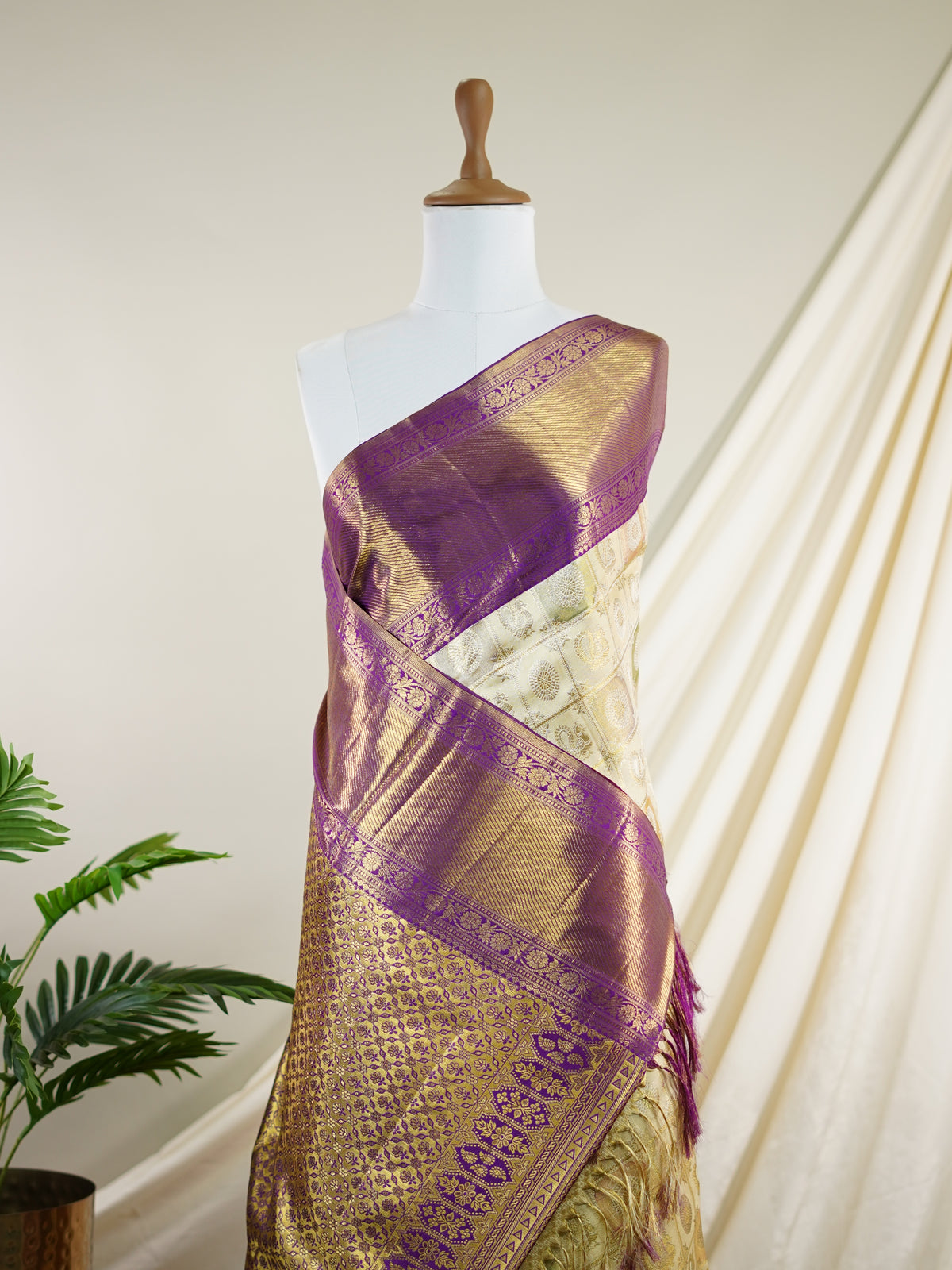 Kanchipuram Silk Cream 100% Pure Silk  - Manoranjitham Weaves - Handloom Store