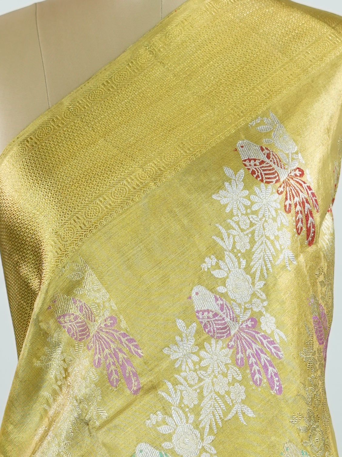 Kanchipuram Silk A timeless treasure for the bride, this pure handloom Kanjivaram saree radiates grandeur with every thread. Woven by master weavers, it carries the weight of tradition and the shimmer of celebration. With its bold zari work and majestic drape, it is crafted to make a bride feel divine on her most special day. An heirloom in the making, steeped in culture and grace. Brindavani Sarang - Pure Kanjivaram Silk Saree - Manoranjitham Weaves - Handloom Store