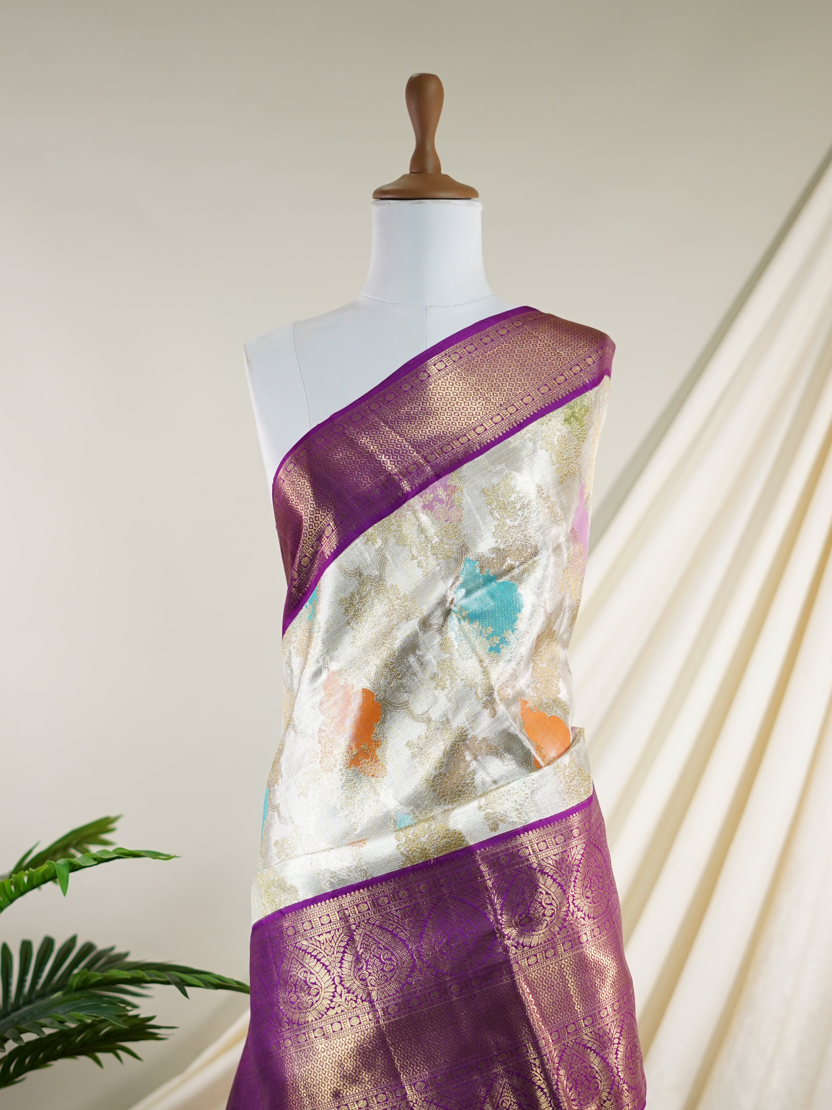 Kanchipuram Silk White 100% Pure Silk  - Manoranjitham Weaves - Handloom Store