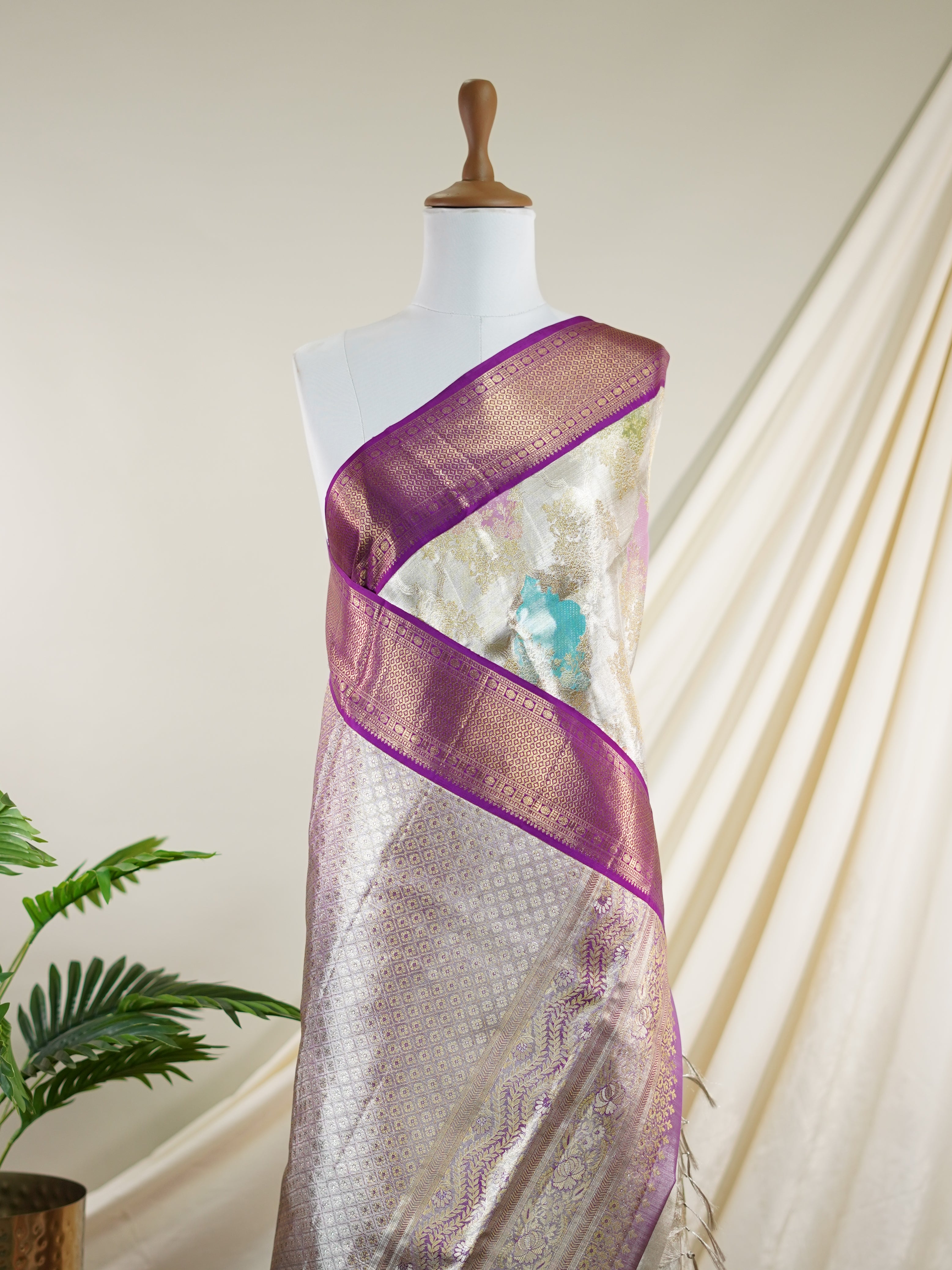 Kanchipuram Silk White 100% Pure Silk  - Manoranjitham Weaves - Handloom Store