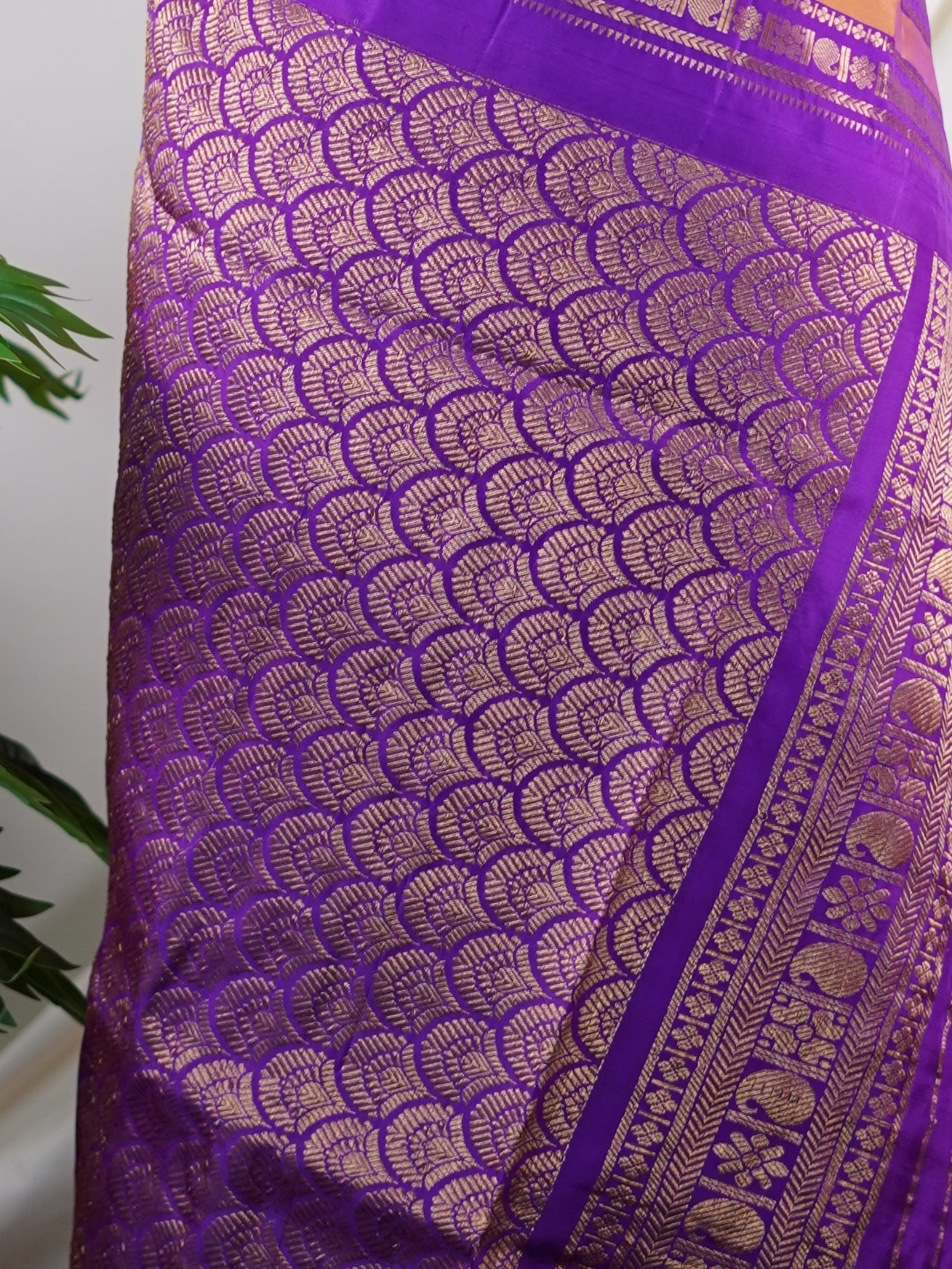 Gadwal Silk Green 100% Pure Silk  - Manoranjitham Weaves - Handloom Store