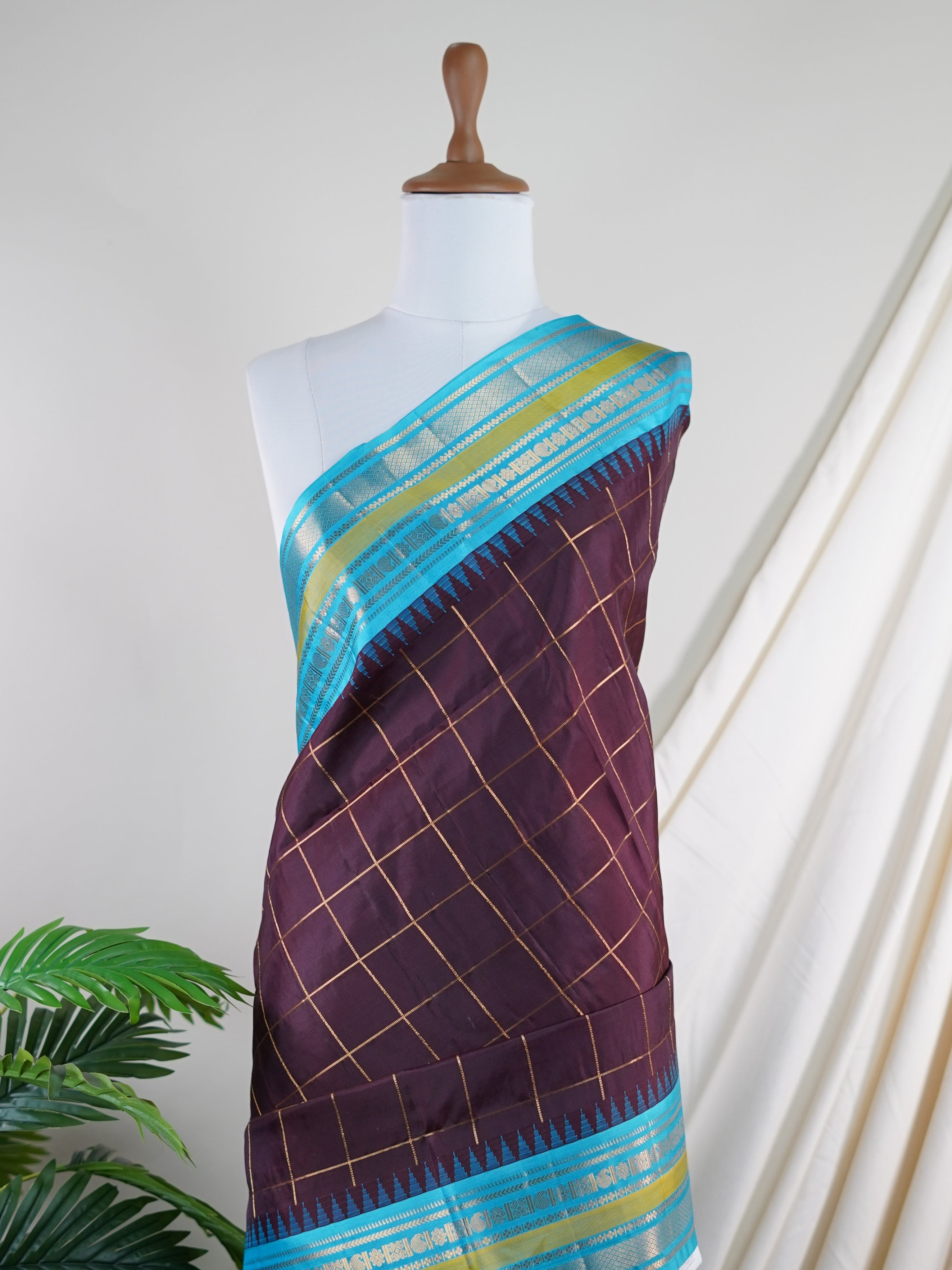 Gadwal Silk Cream 100% Pure Silk  - Manoranjitham Weaves - Handloom Store