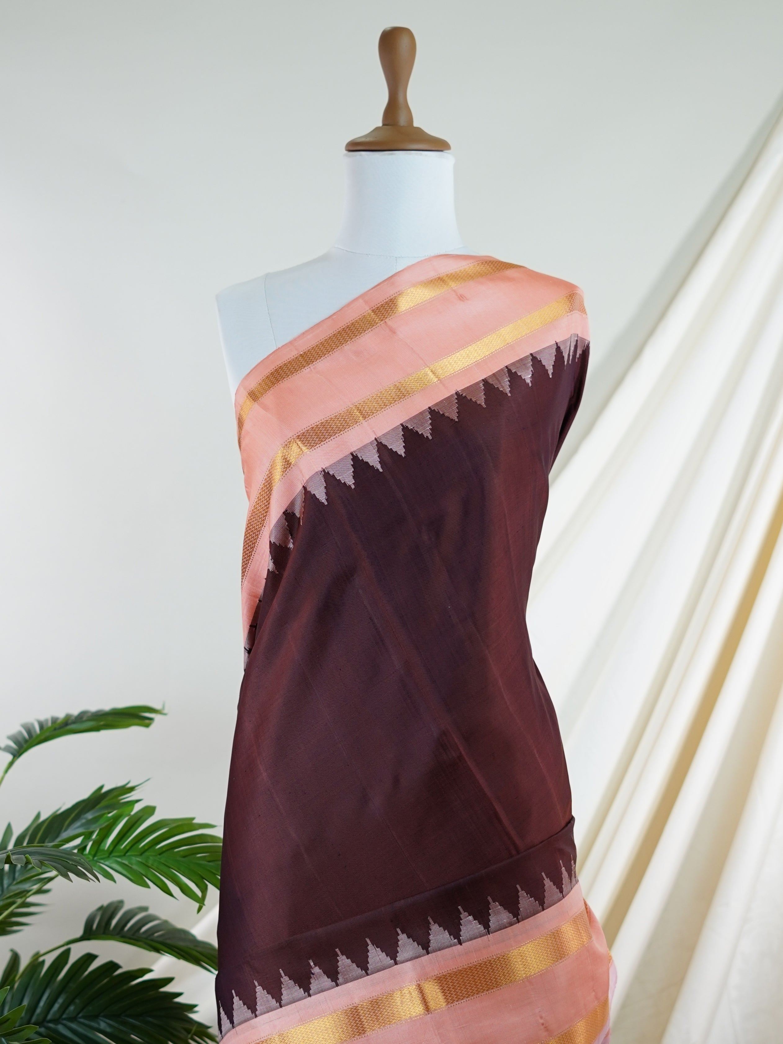 Gadwal Silk  100% Pure Silk  - Manoranjitham Weaves - Handloom Store