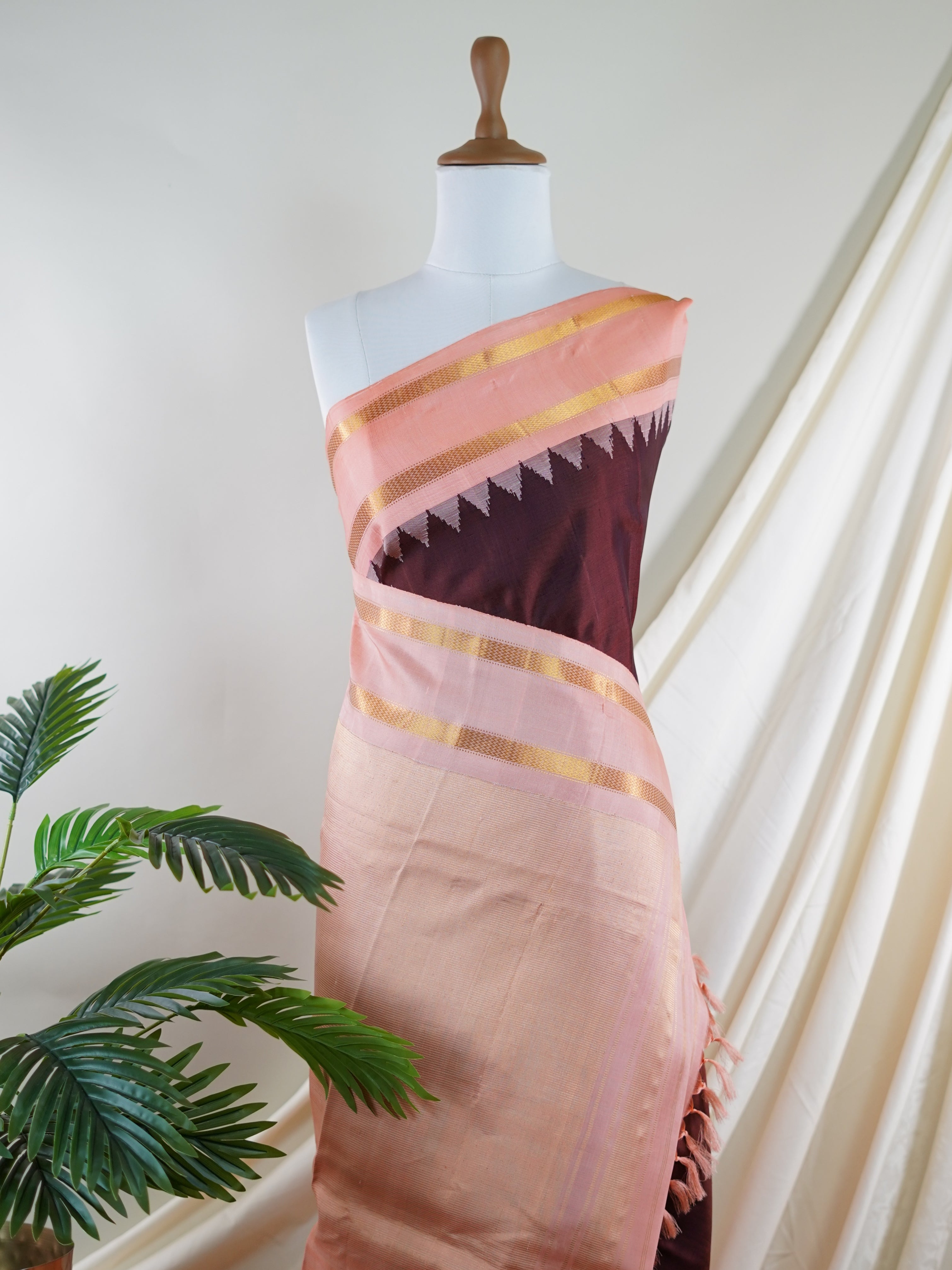 Gadwal Silk  100% Pure Silk  - Manoranjitham Weaves - Handloom Store