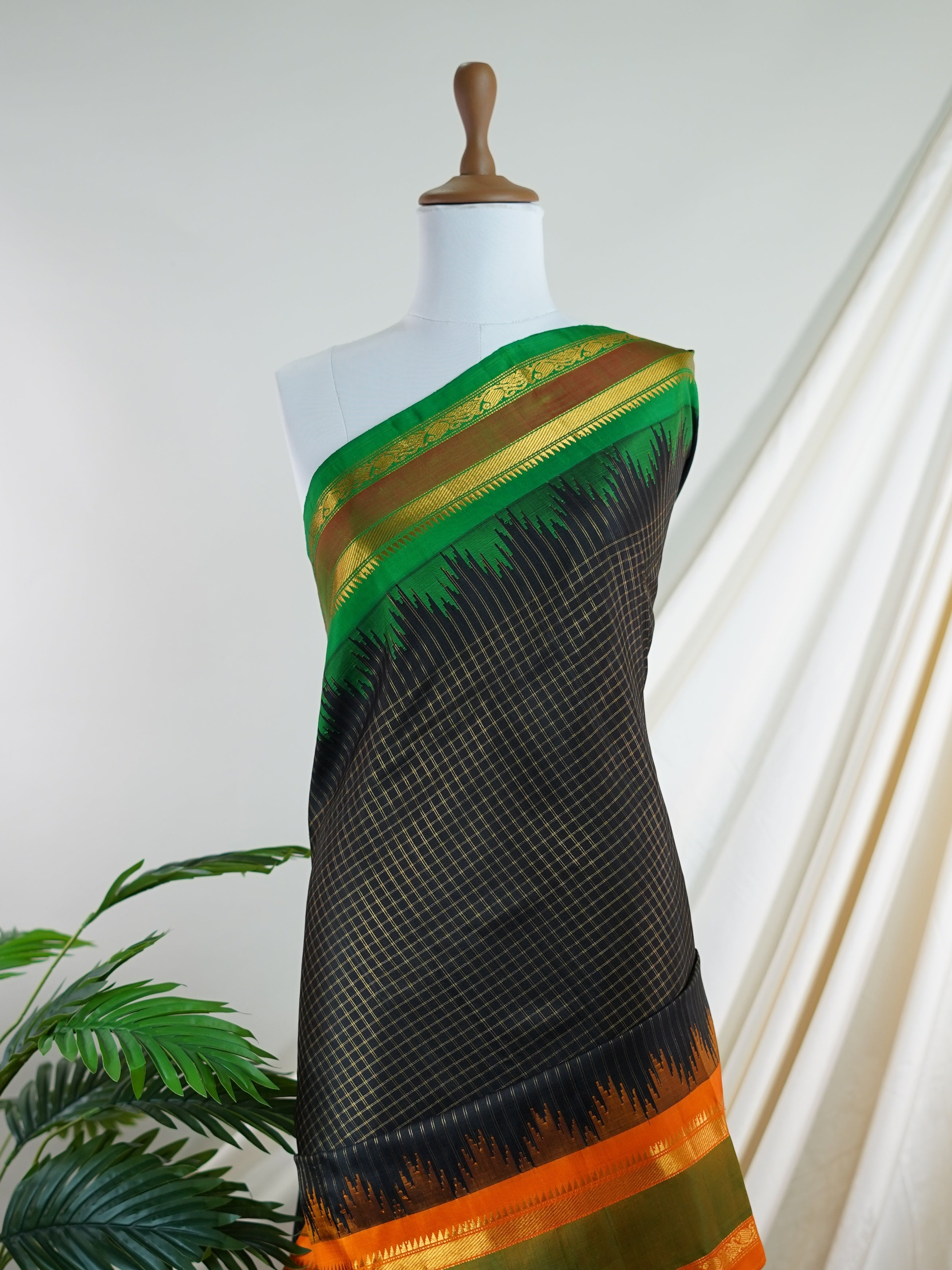 Gadwal Silk  100% Pure Silk  - Manoranjitham Weaves - Handloom Store