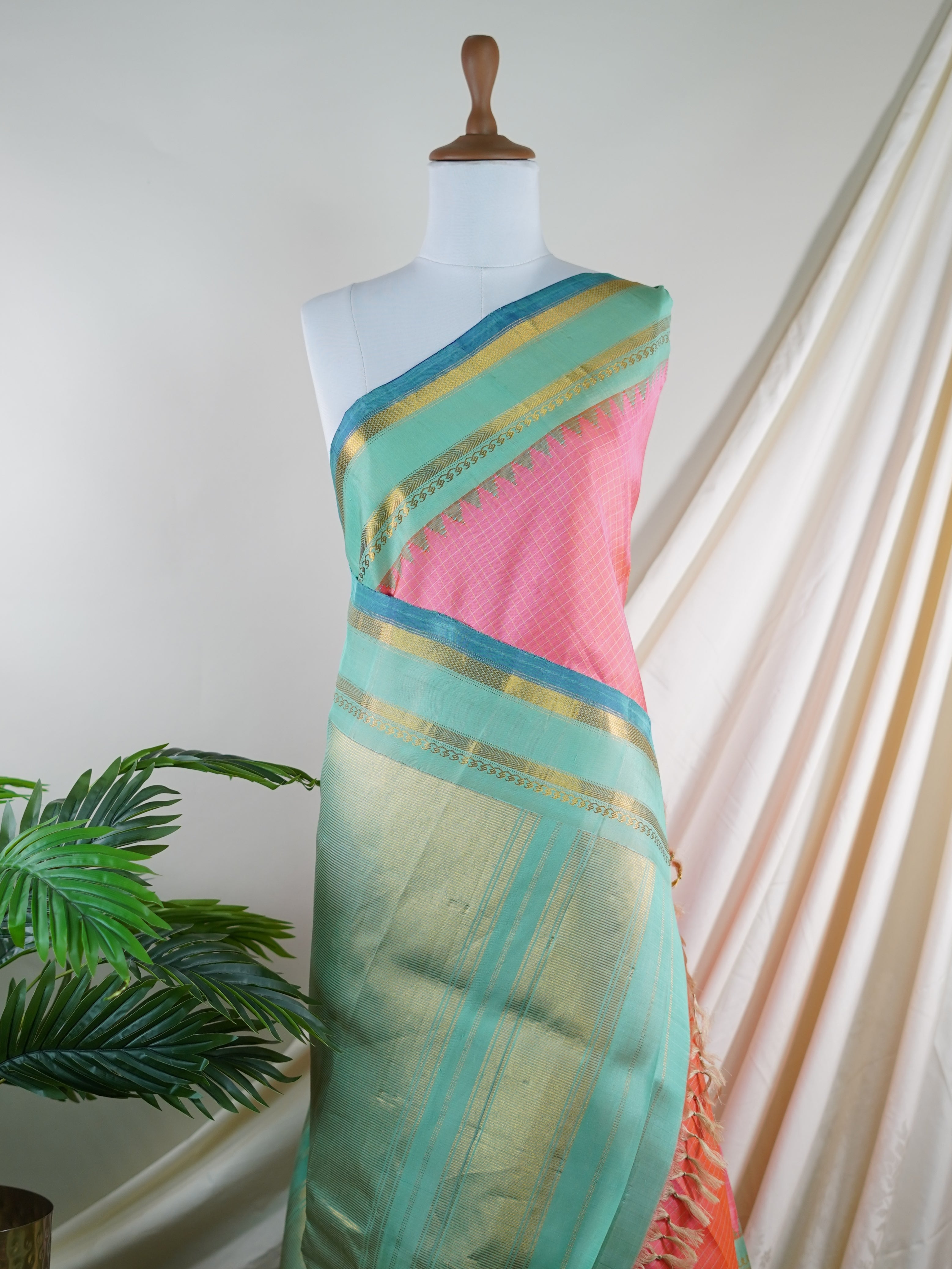 Gadwal Silk  100% Pure Silk  - Manoranjitham Weaves - Handloom Store