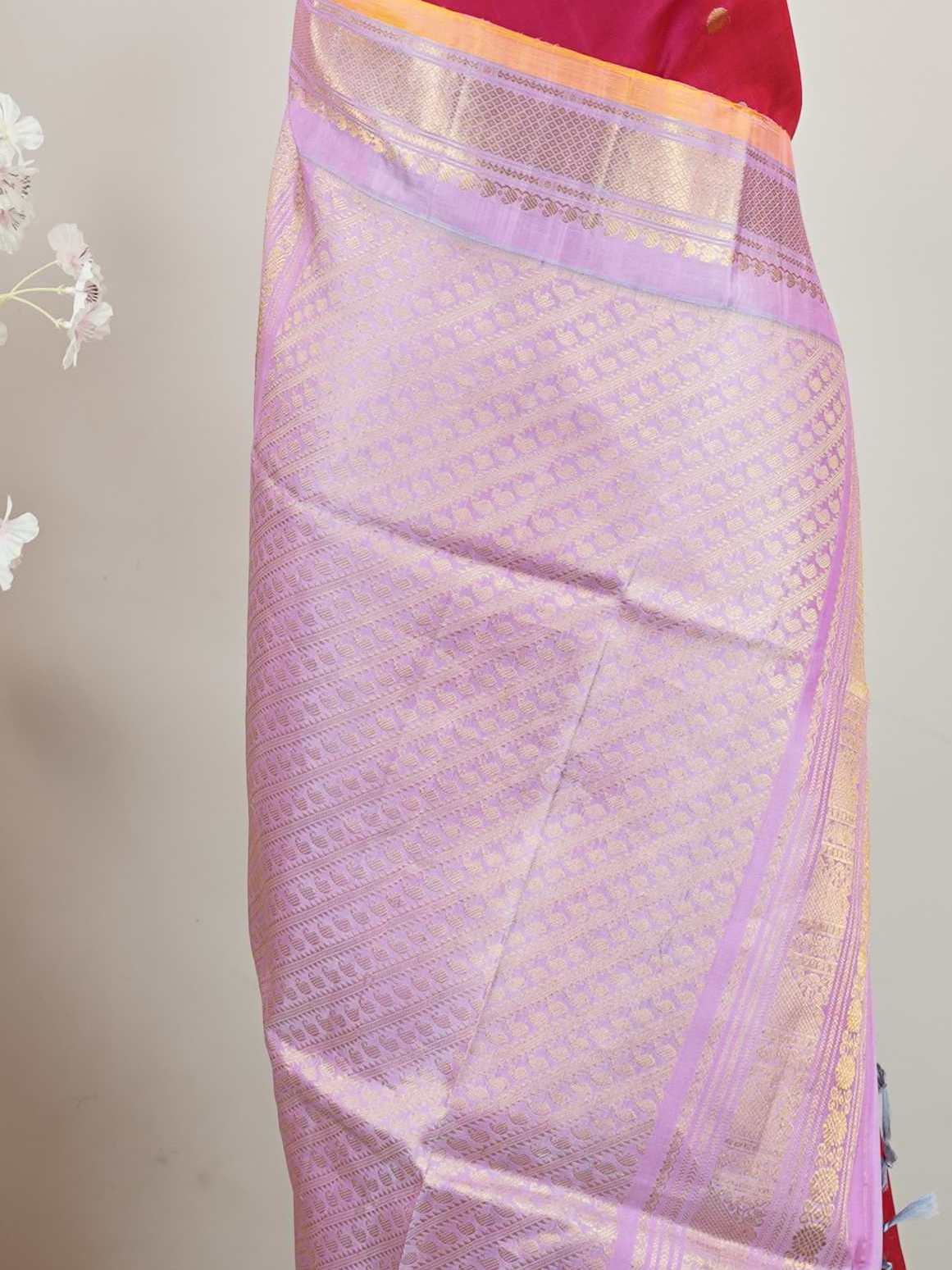 Gadwal Silk This pure handloom Gadwal saree is a testament to timeless tradition, crafted meticulously on looms by master weavers of Telangana. Its vibrant body and shimmering zari borders strike a perfect balance between grandeur and grace. Lightweight yet regal, it’s the ideal choice for weddings, temple visits, and family celebrations. A saree that carries heritage in every thread.

#Manoranjitham #GadwalSilk #HandloomSarees #TelanganaWeaves #HeirloomSilks #ZariElegance #BridalWeaves #TimelessTradition #
