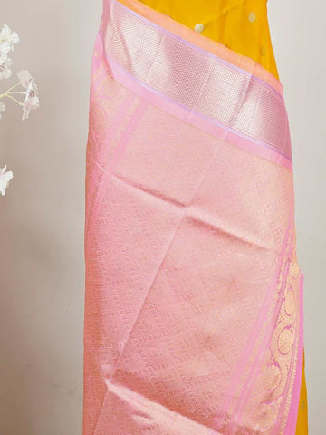 Gadwal Silk This pure handloom Gadwal saree is a testament to timeless tradition, crafted meticulously on looms by master weavers of Telangana. Its vibrant body and shimmering zari borders strike a perfect balance between grandeur and grace. Lightweight yet regal, it’s the ideal choice for weddings, temple visits, and family celebrations. A saree that carries heritage in every thread.

#Manoranjitham #GadwalSilk #HandloomSarees #TelanganaWeaves #HeirloomSilks #ZariElegance #BridalWeaves #TimelessTradition #