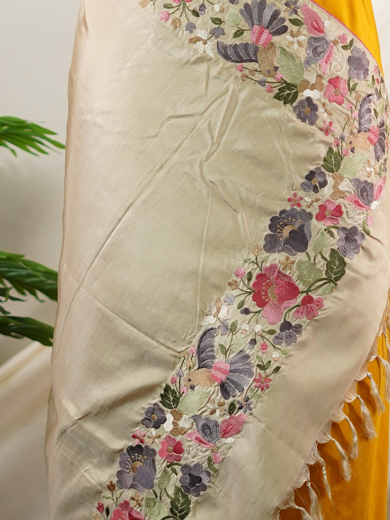 Gadwal Silk Yellow 100% Pure Silk  - Manoranjitham Weaves - Handloom Store