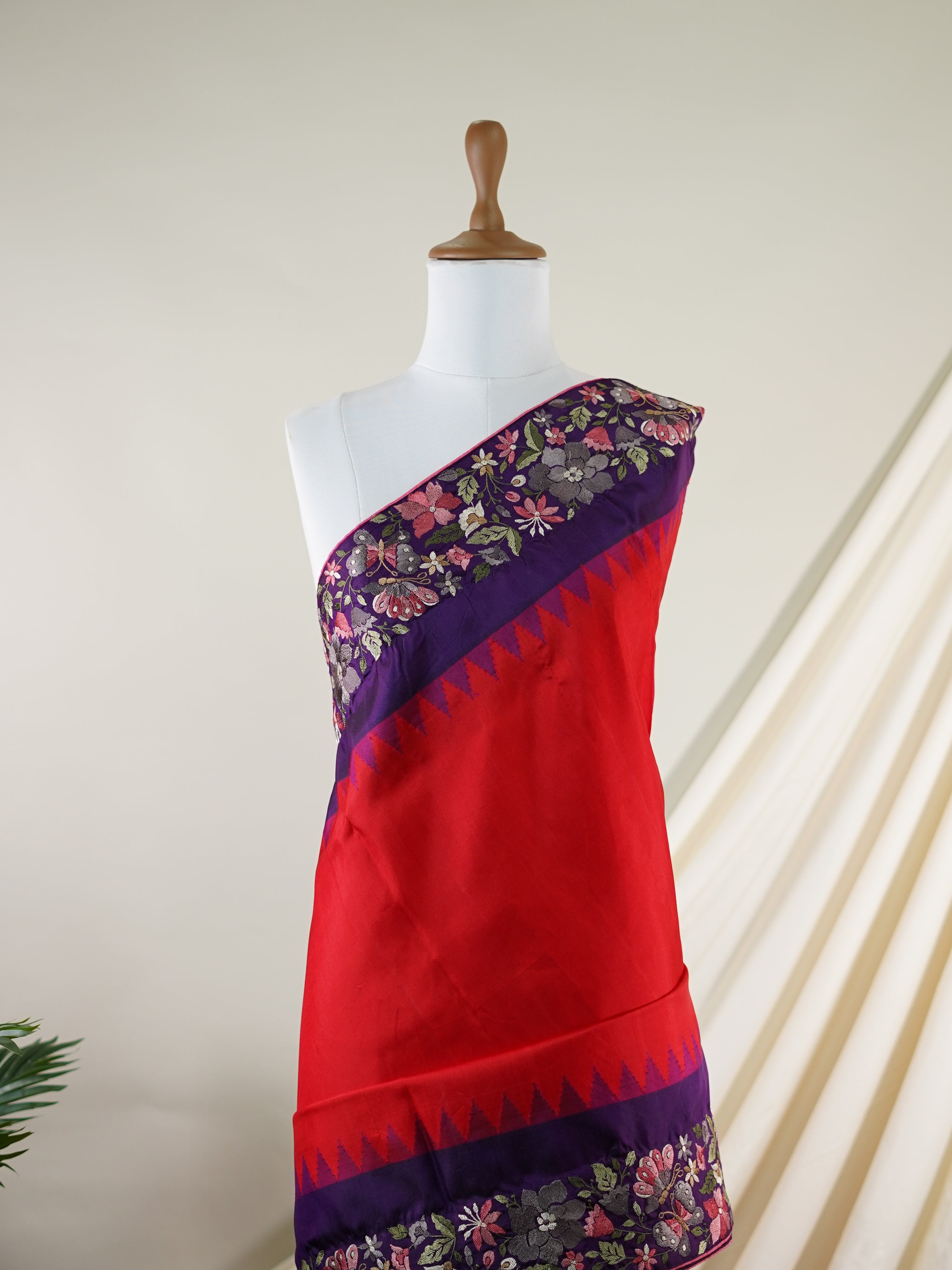 Gadwal Silk Red 100% Pure Silk  - Manoranjitham Weaves - Handloom Store