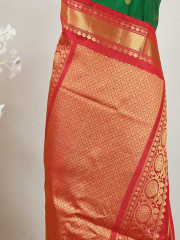 Gadwal Silk Gadwal handlooms are where simplicity meets regal artistry. Their contrast borders and rich pallus embody cultural pride. Shantala - Handloom Gadwal Silk Saree | Pure Silk | Zari Border - Manoranjitham Weaves - Handloom Store