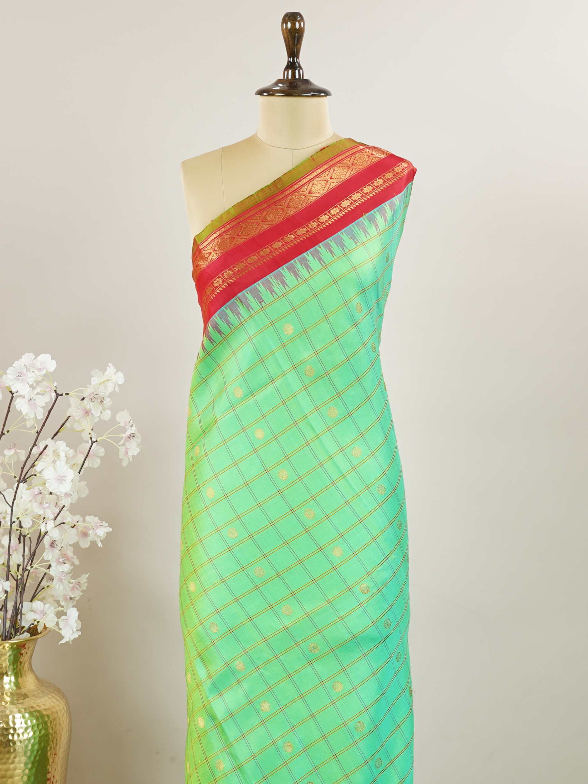 Gadwal Silk Gadwal handlooms are where simplicity meets regal artistry. Their contrast borders and rich pallus embody cultural pride. Lavanya - Gadwal saree - Manoranjitham Weaves - Handloom Store