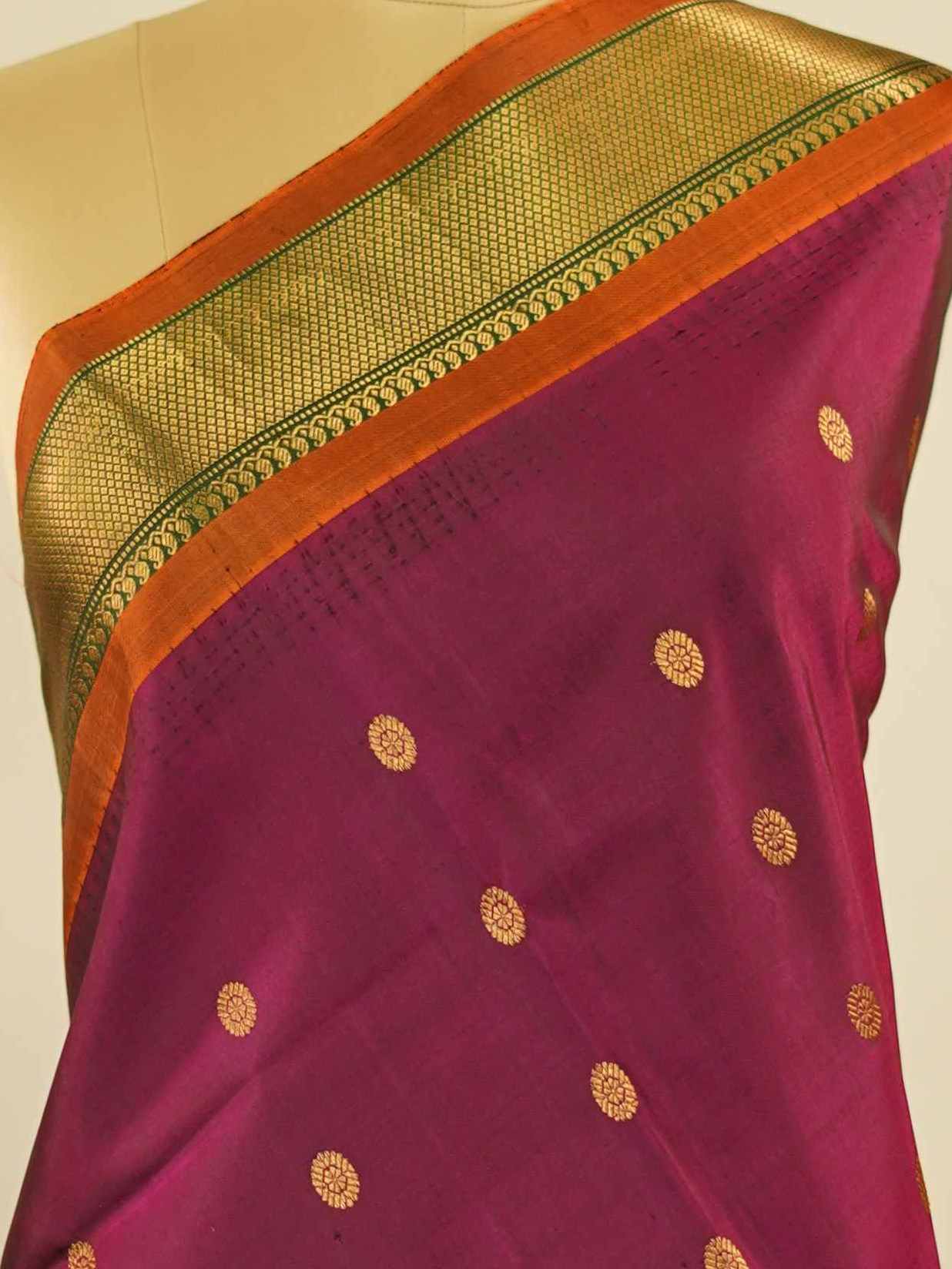 Gadwal Silk Gadwal handlooms are where simplicity meets regal artistry. Their contrast borders and rich pallus embody cultural pride. Arohini - Gadwal saree - Manoranjitham Weaves - Handloom Store