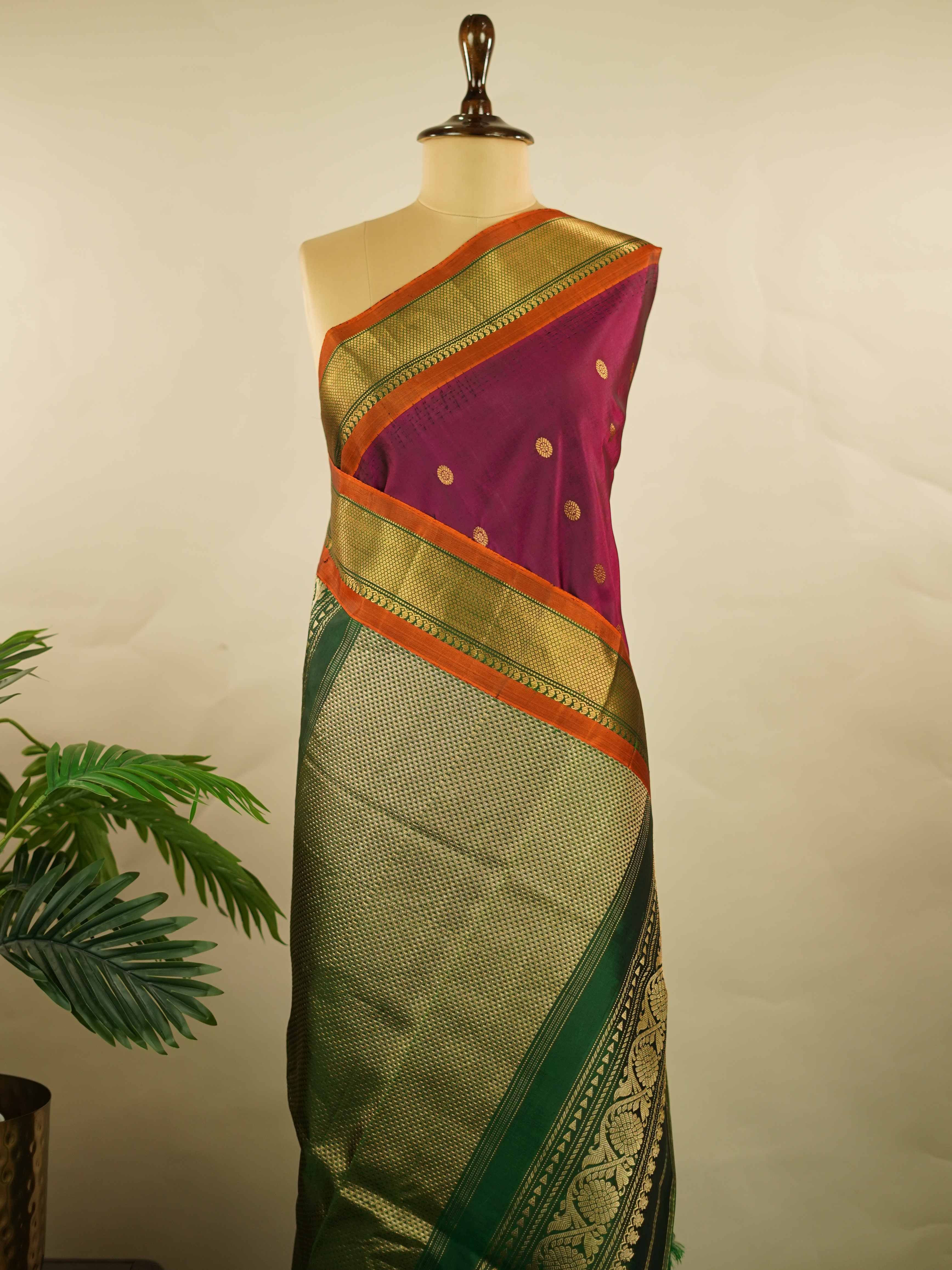 Gadwal Silk Gadwal handlooms are where simplicity meets regal artistry. Their contrast borders and rich pallus embody cultural pride. Arohini - Gadwal saree - Manoranjitham Weaves - Handloom Store