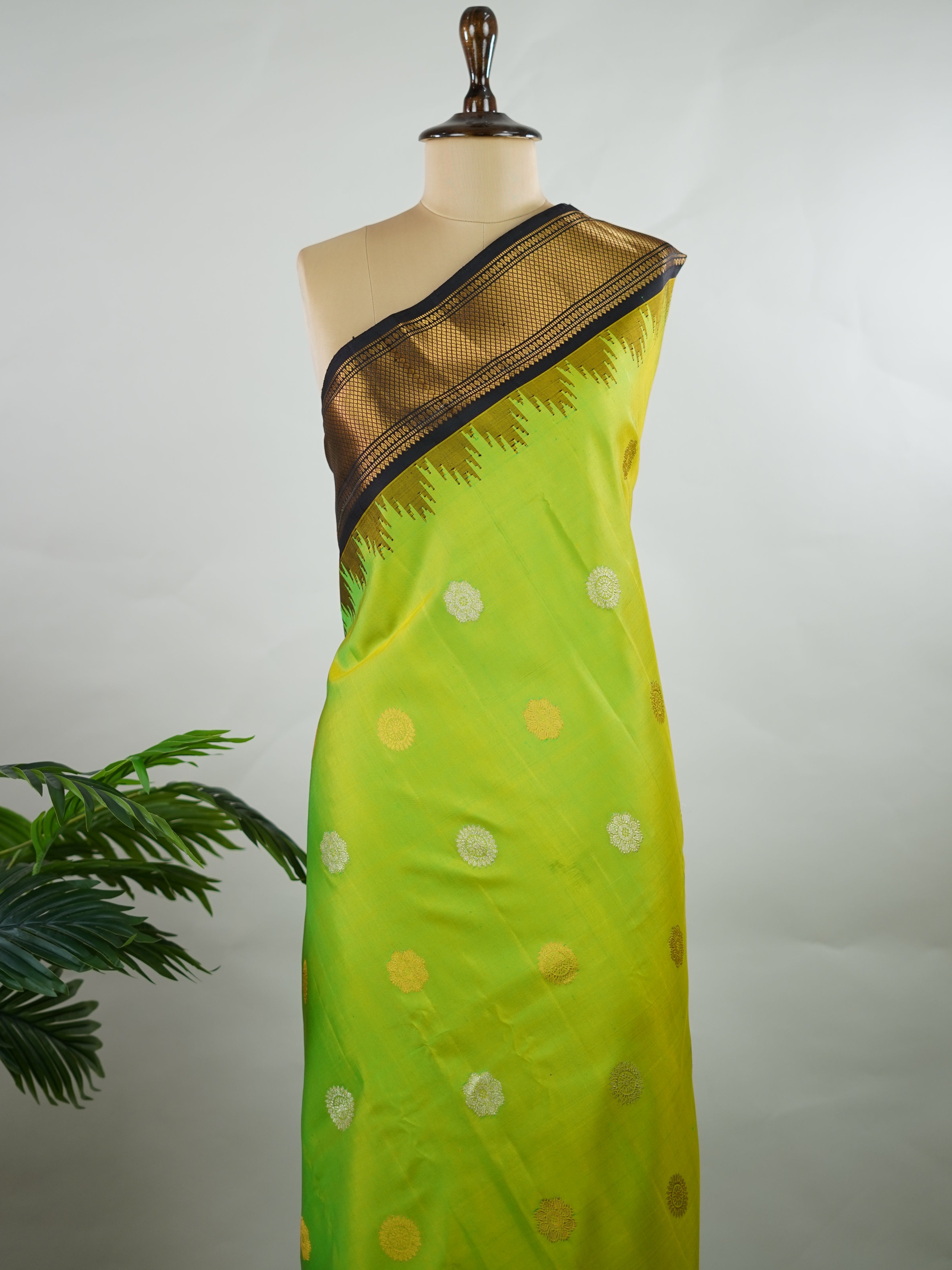 Gadwal Silk Handwoven in Telangana, Gadwal is a pure silk saree celebrated for its lightness, softness that deepens with every use, and its timeless elegance—making it one of the most comfortable and graceful vintage sarees ever woven Sharmila - Handloom Gadwal Silk Saree | Pure Silk | Zari Border - Manoranjitham Weaves - Handloom Store