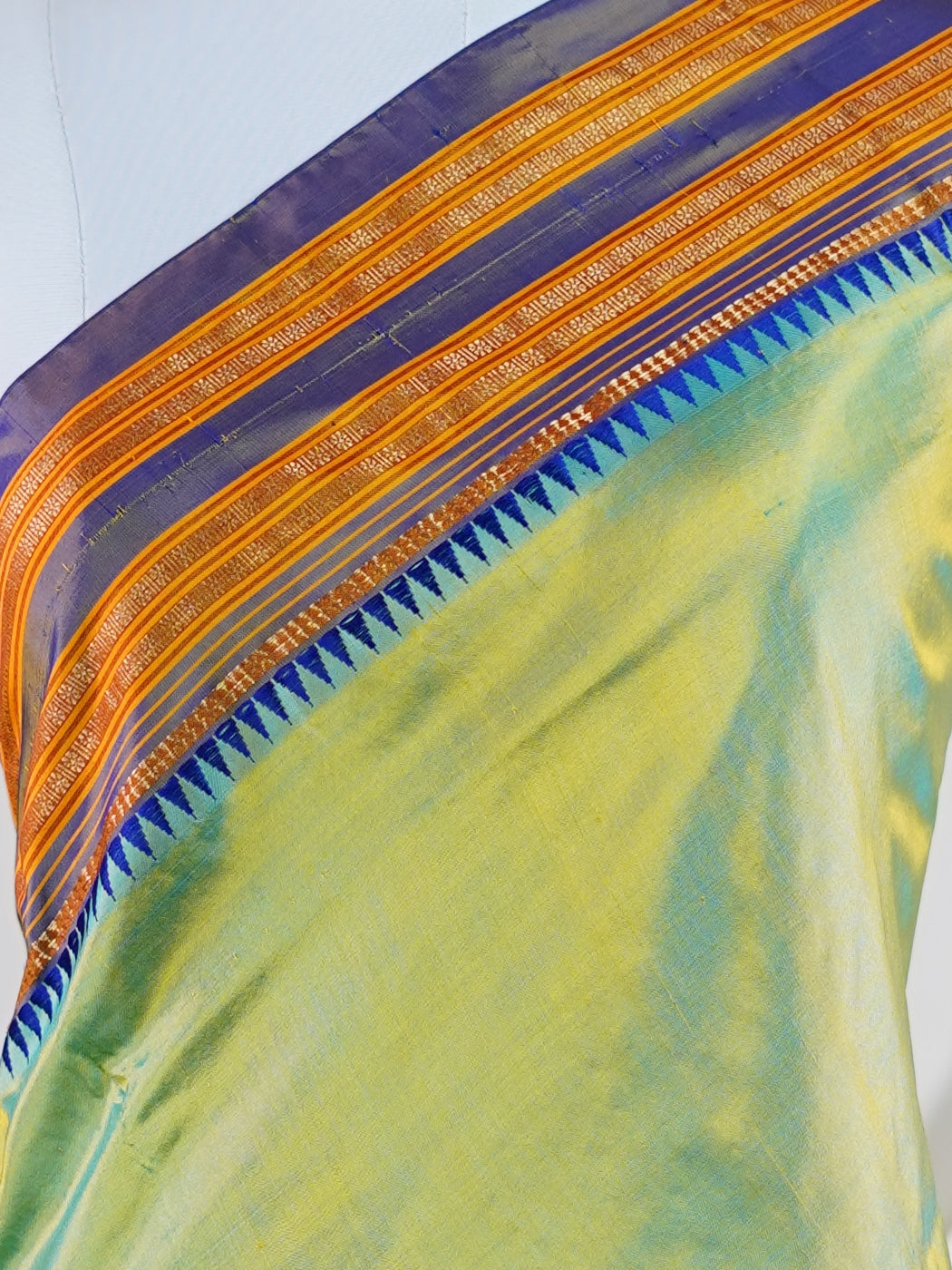 Narayanpet Green 100% Pure Silk  - Manoranjitham Weaves - Handloom Store