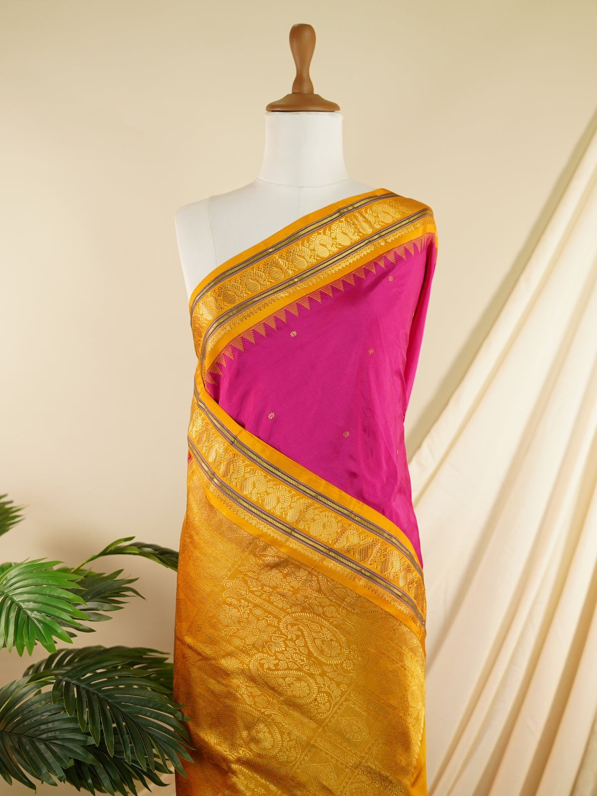 Narayanpet Pink 100% Pure Silk  - Manoranjitham Weaves - Handloom Store