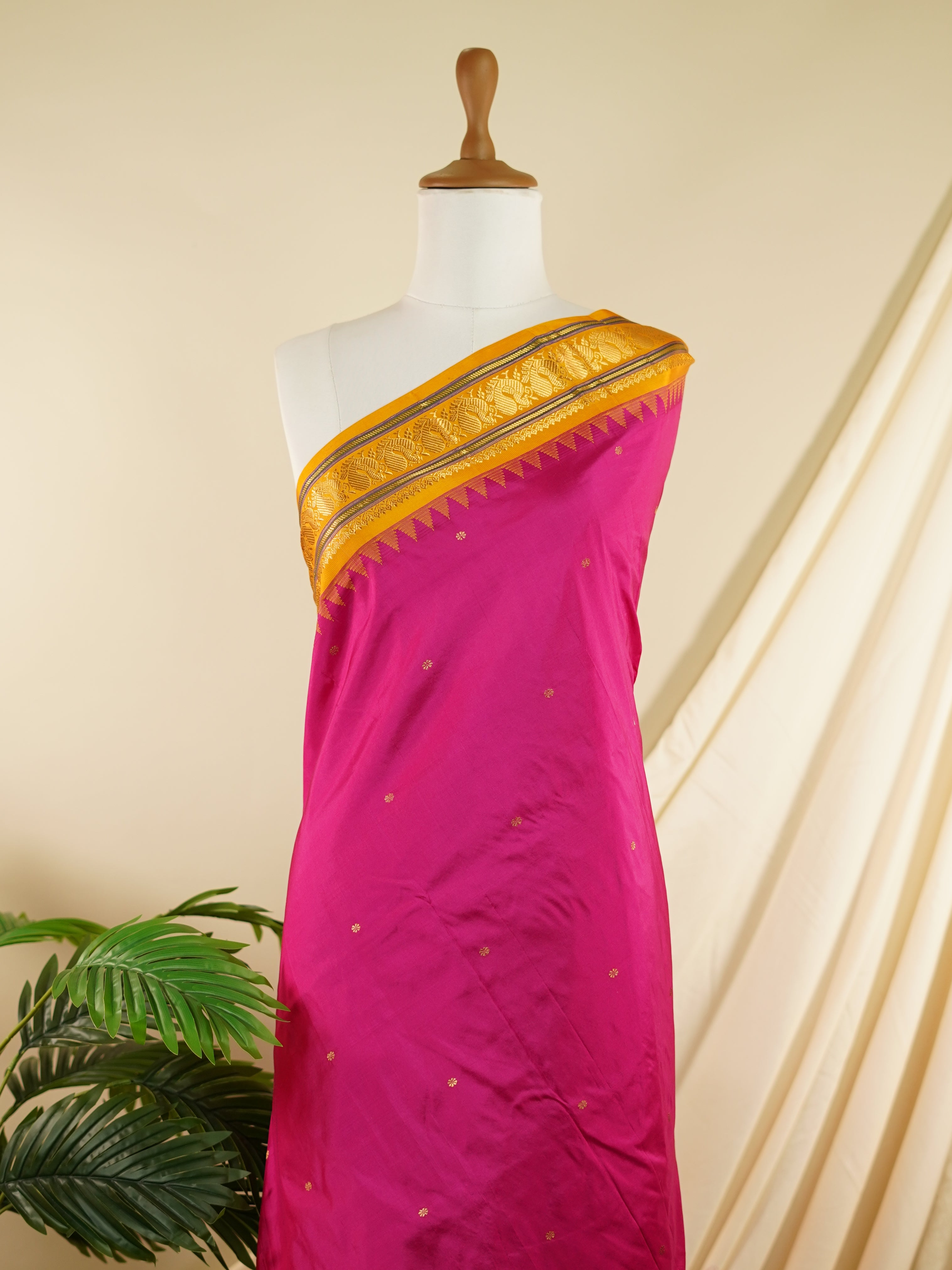 Narayanpet Pink 100% Pure Silk  - Manoranjitham Weaves - Handloom Store