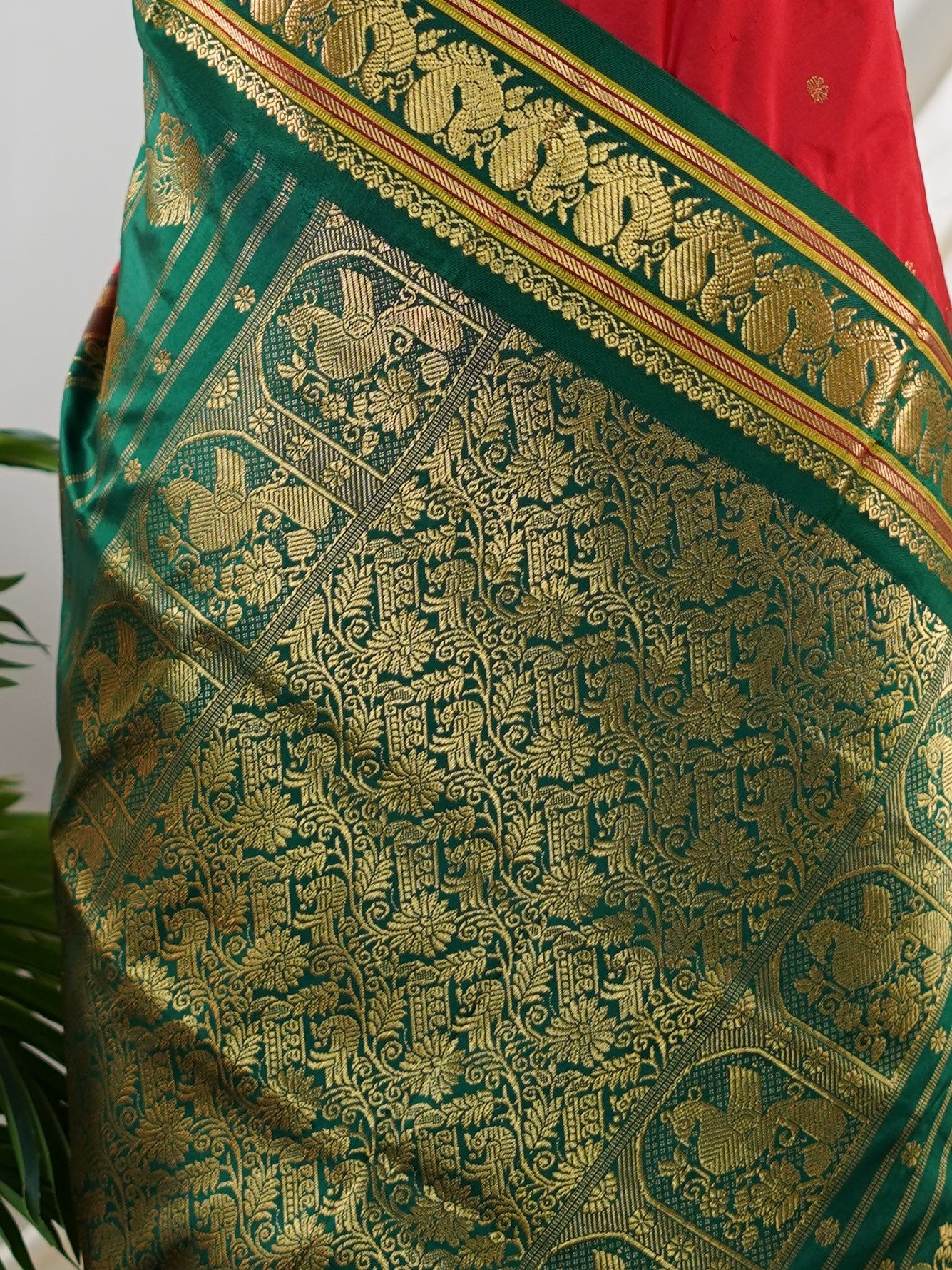 Narayanpet Red 100% Pure Silk  - Manoranjitham Weaves - Handloom Store