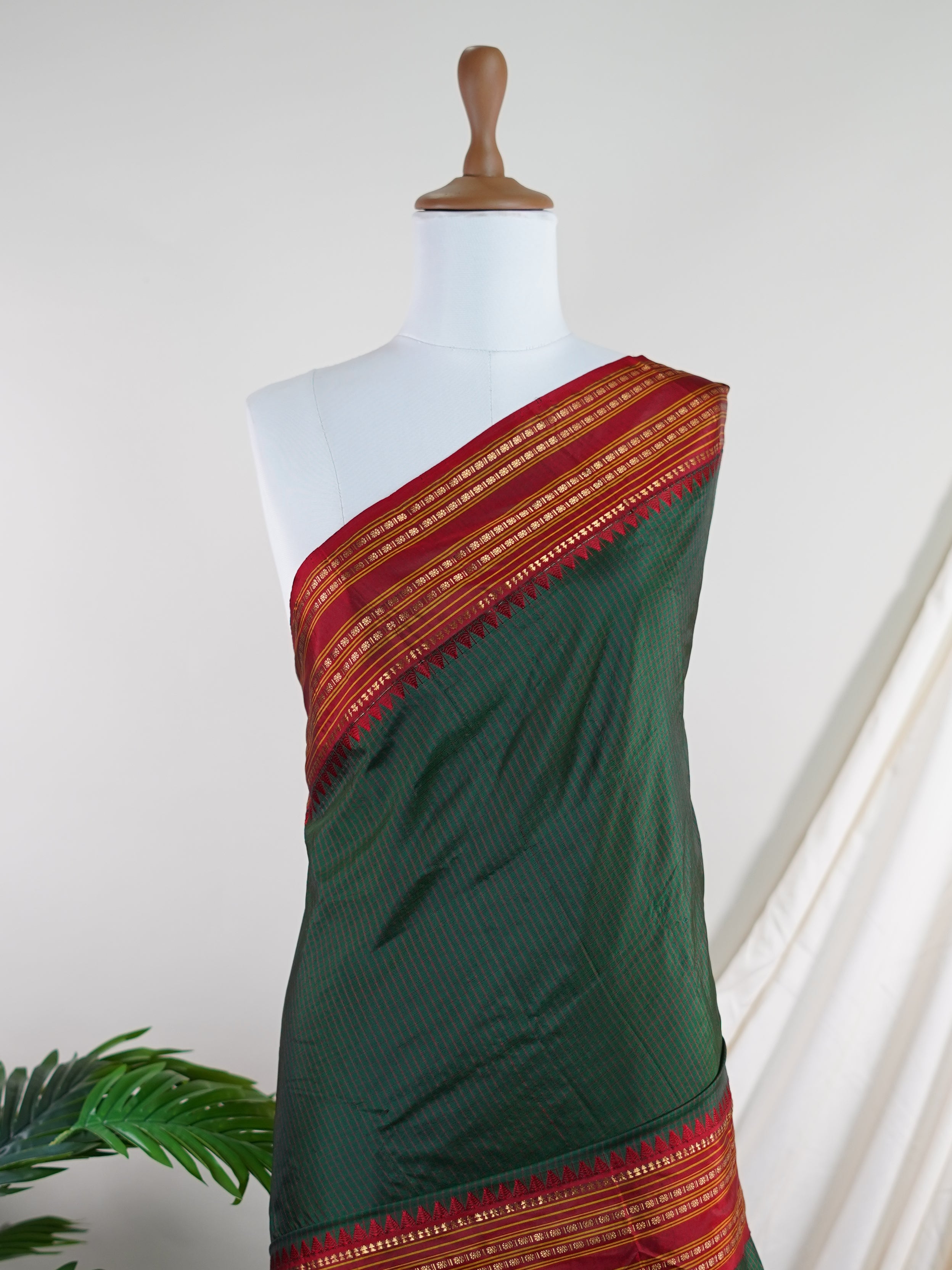 Narayanpet Bottle Green 100% Pure Silk  - Manoranjitham Weaves - Handloom Store