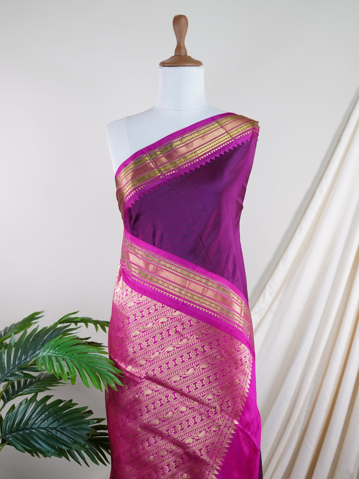 Narayanpet Purple 100% Pure Silk  - Manoranjitham Weaves - Handloom Store