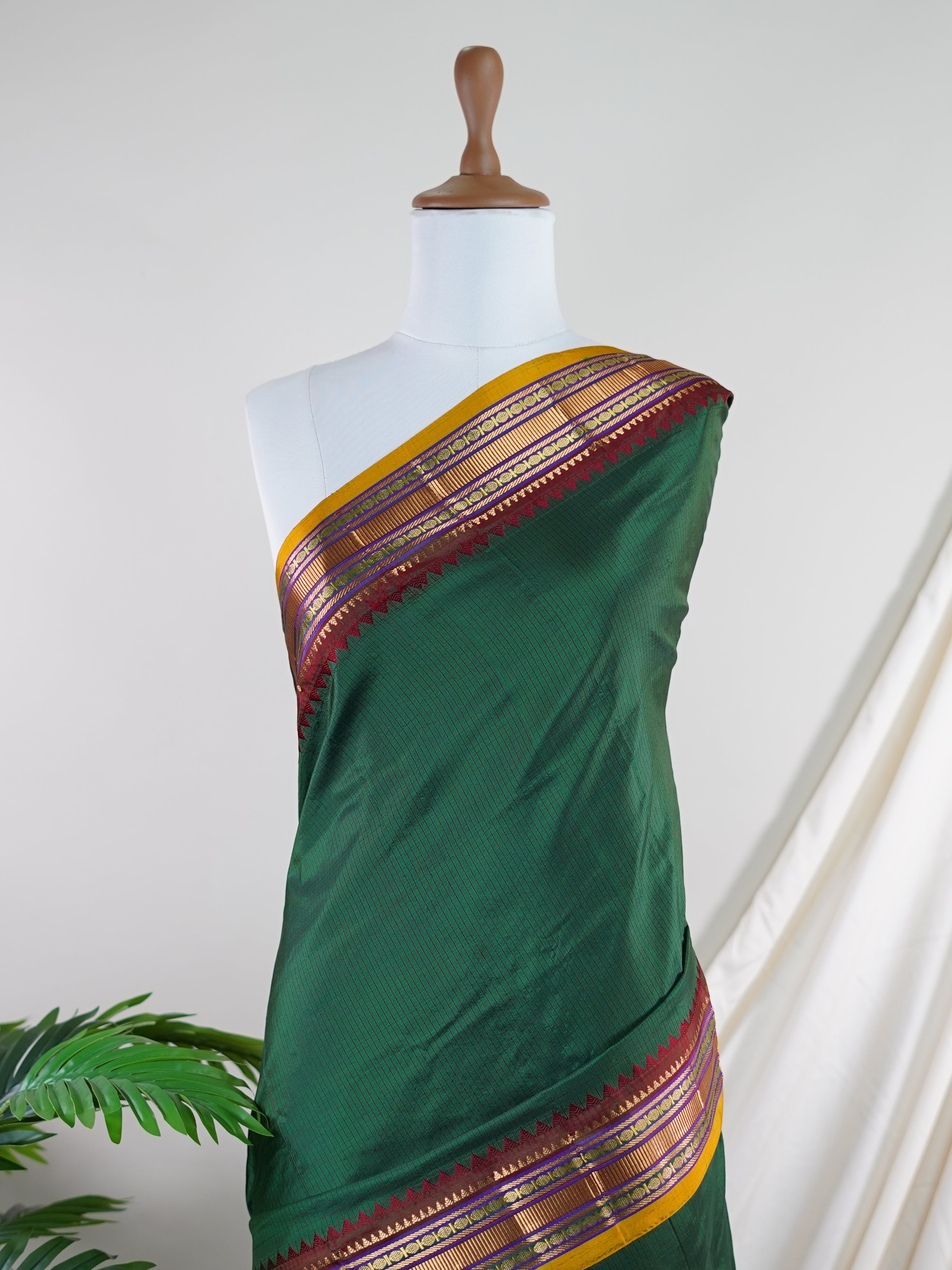 Narayanpet Bottle Green 100% Pure Silk  - Manoranjitham Weaves - Handloom Store