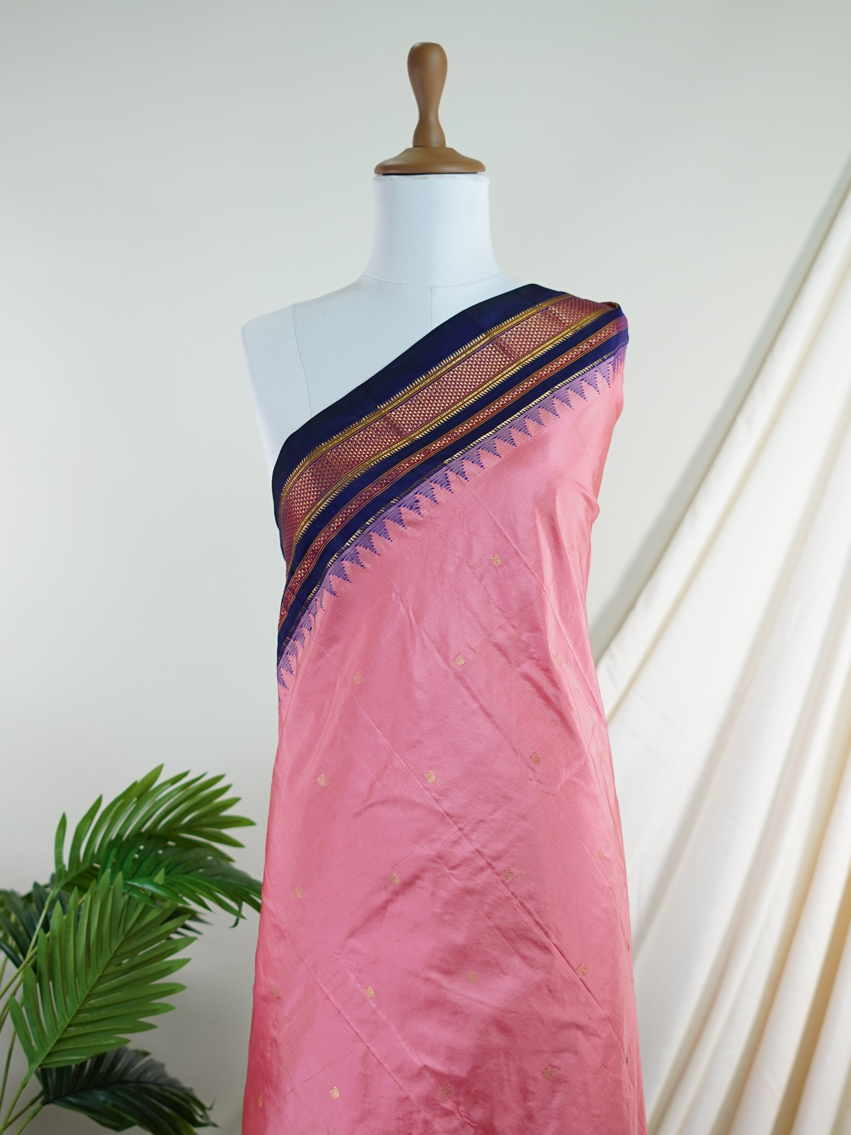 Narayanpet Baby Pink 100% Pure Silk  - Manoranjitham Weaves - Handloom Store