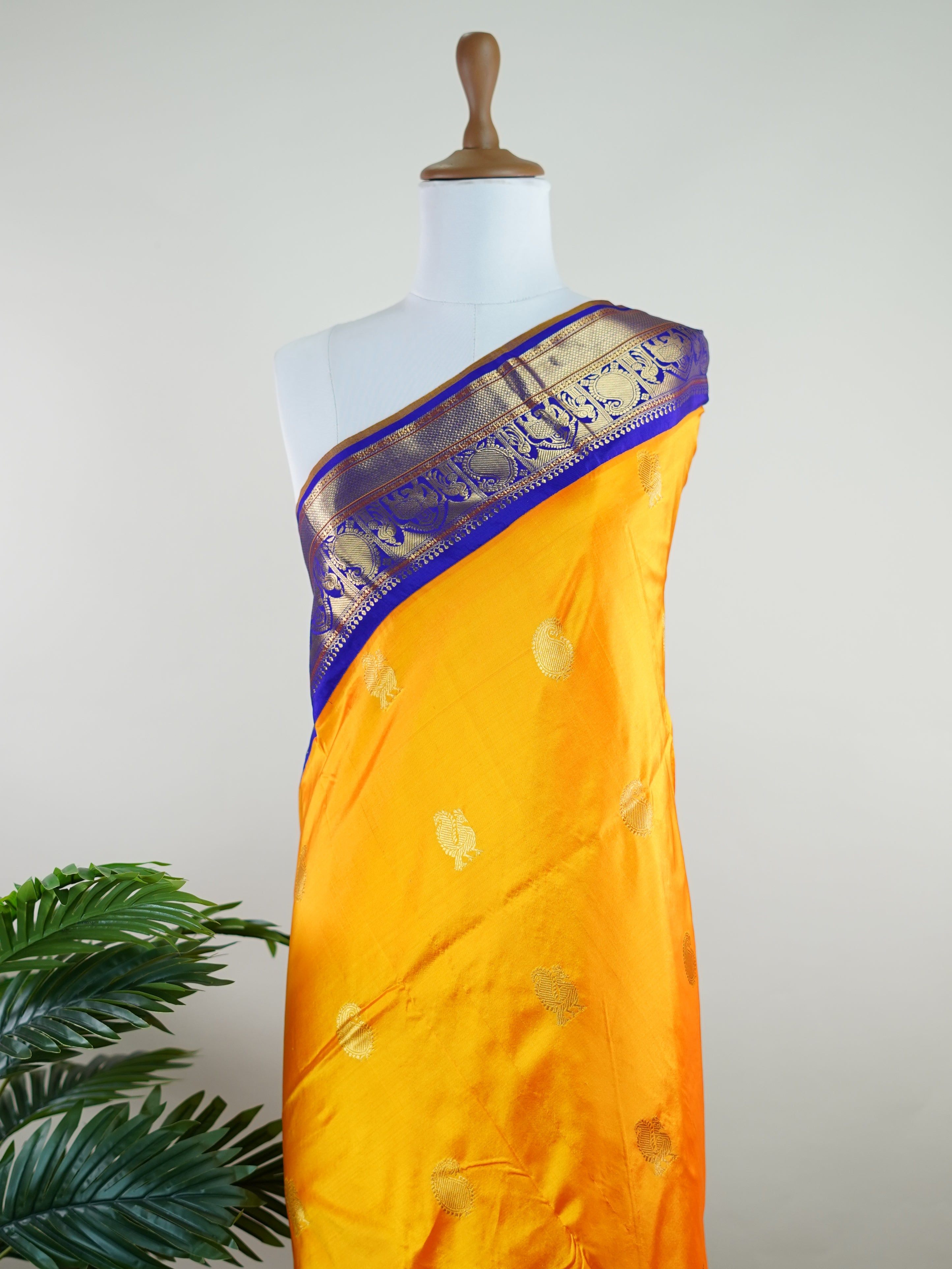 Narayanpet Mango Yellow 100% Pure Silk  - Manoranjitham Weaves - Handloom Store