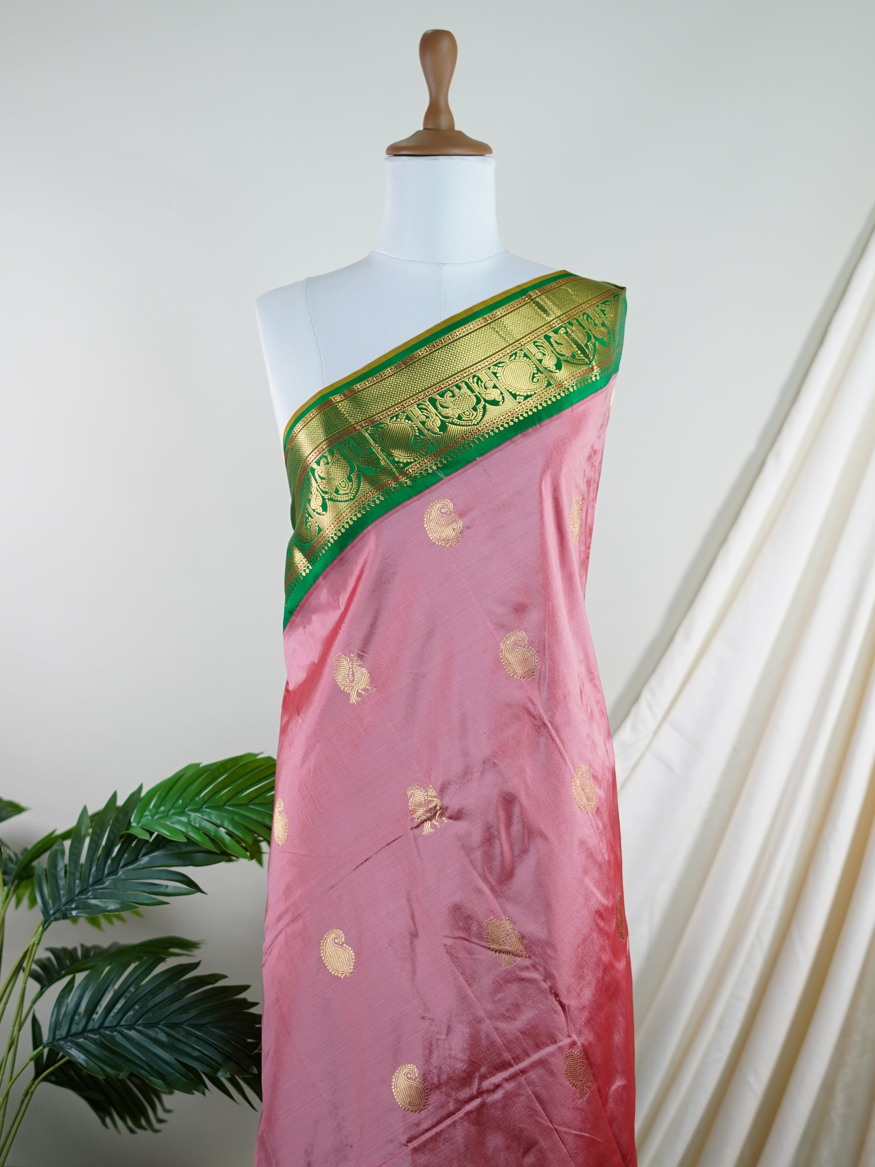 Narayanpet Dusty Peach  100% Pure Silk  - Manoranjitham Weaves - Handloom Store