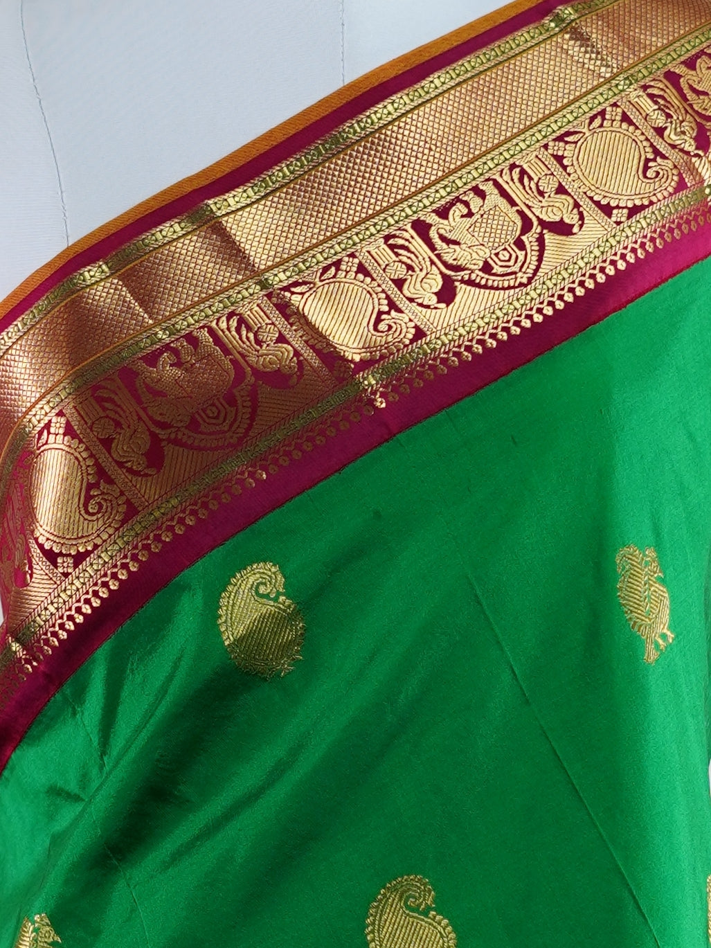 Narayanpet Green 100% Pure Silk  - Manoranjitham Weaves - Handloom Store