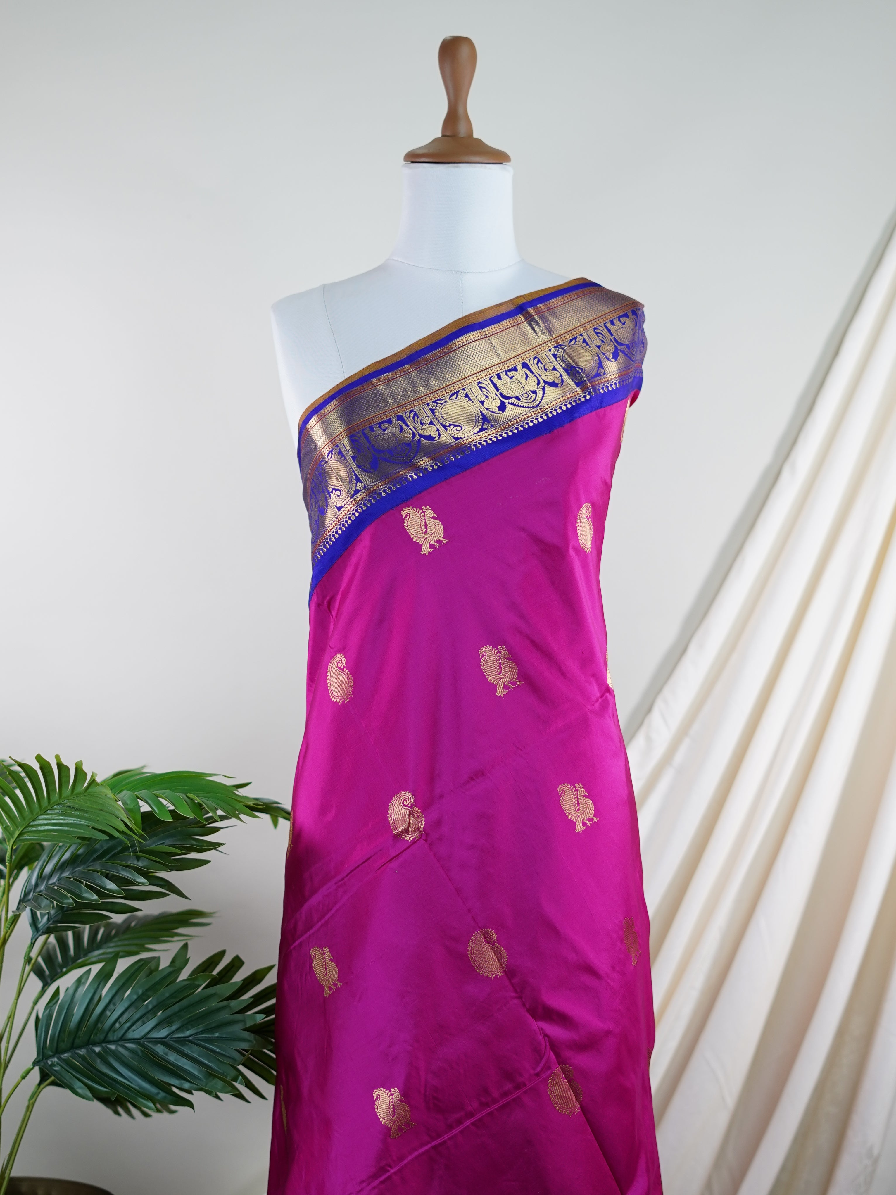 Narayanpet Pink 100% Pure Silk  - Manoranjitham Weaves - Handloom Store
