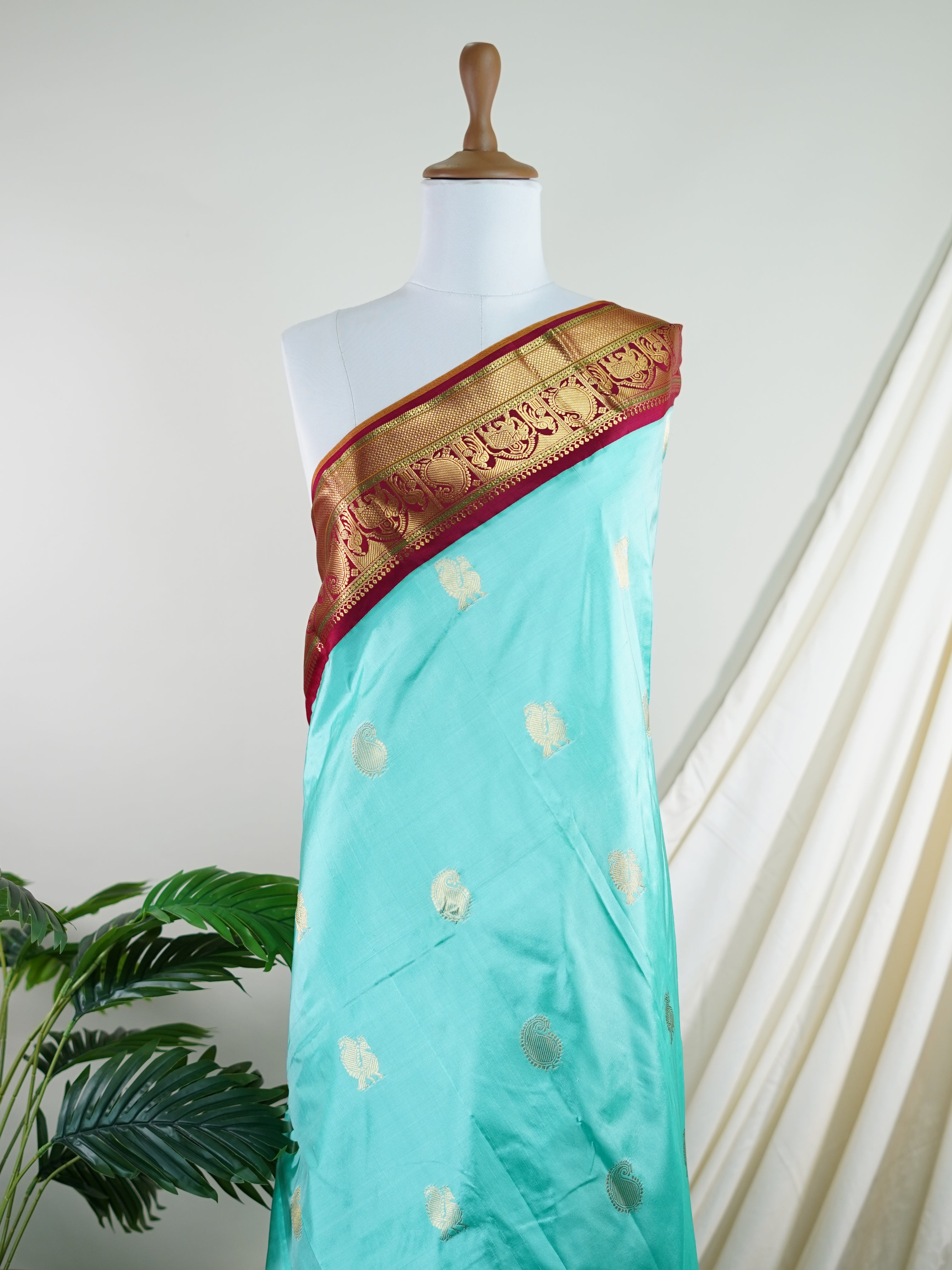 Narayanpet Light Blue 100% Pure Silk  - Manoranjitham Weaves - Handloom Store